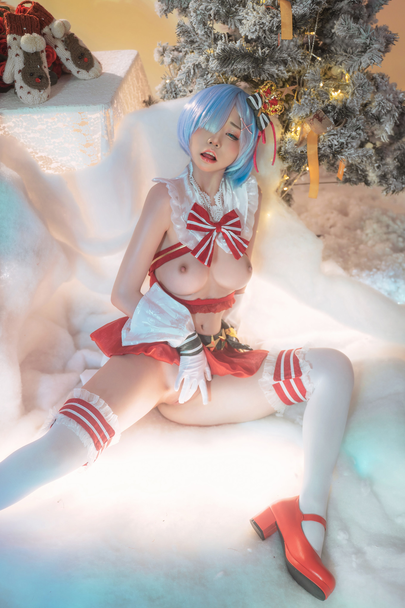 Nekokoyoshi 爆机少女喵小吉, 写真集 Christmas Begins