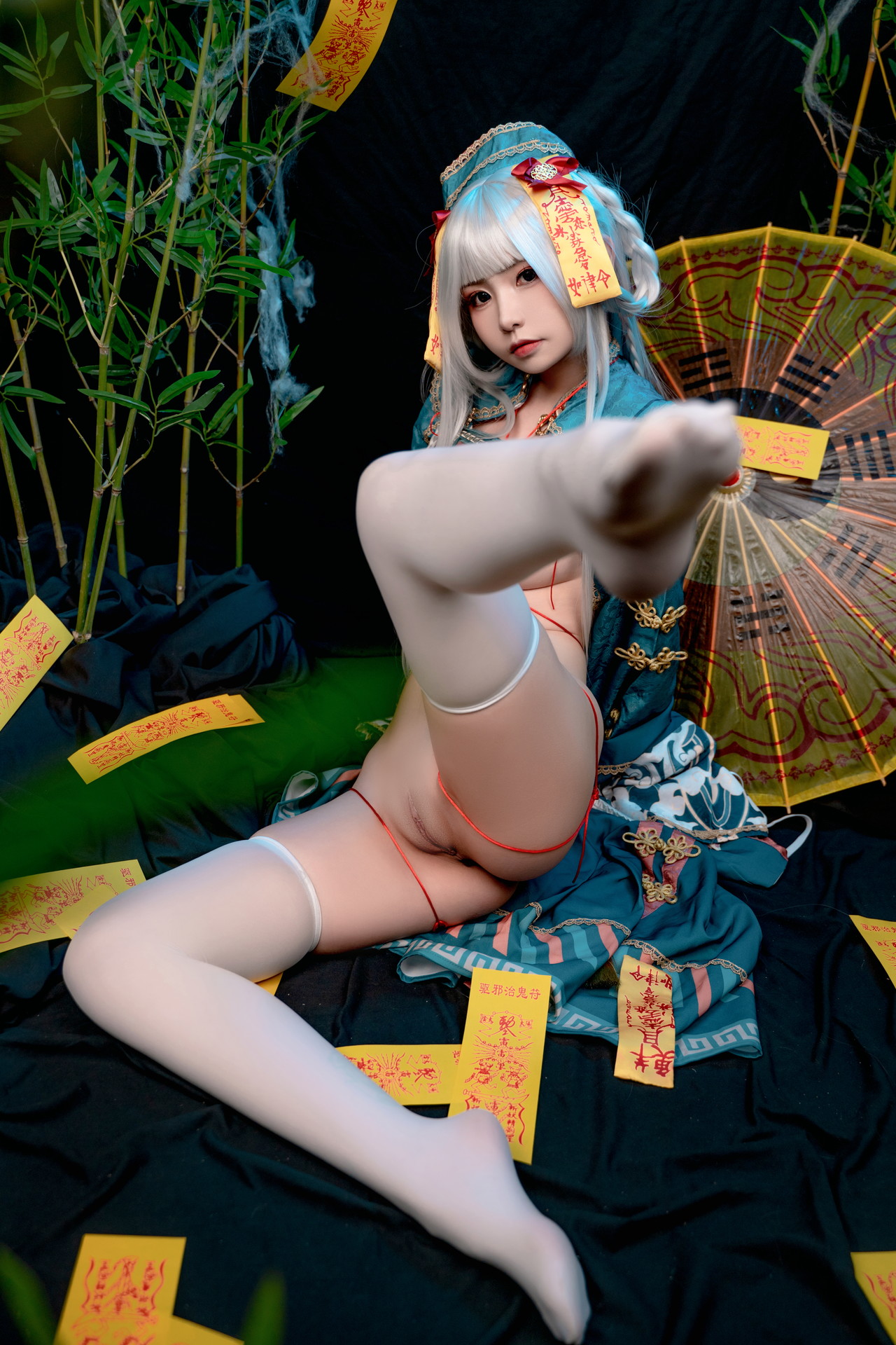 Nekokoyoshi 爆机少女喵小吉, 写真集 子不语