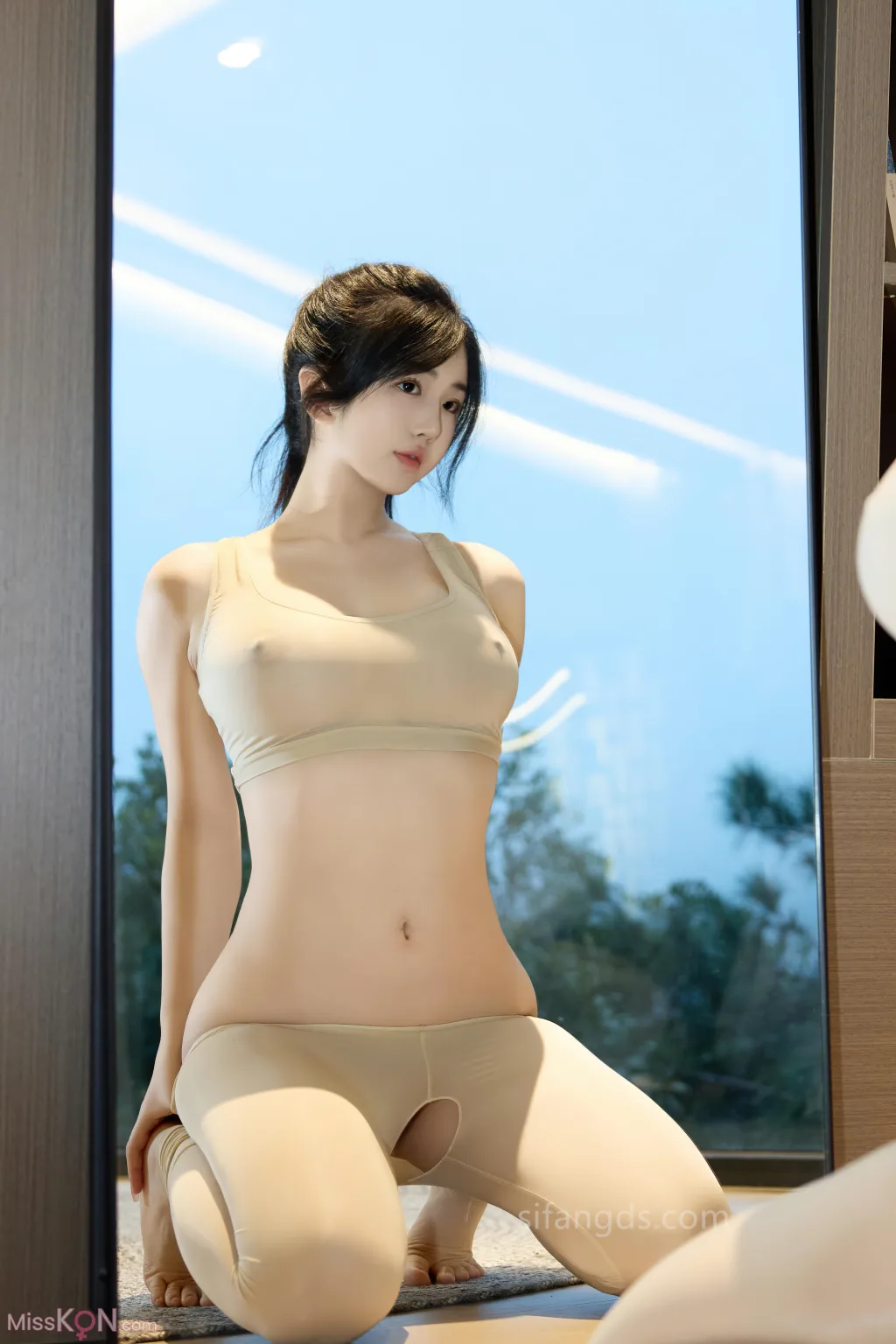 [XR Uncensored] Chen Xiaohua (陈小花)_ 透明的瑜伽服 大尺度漏點