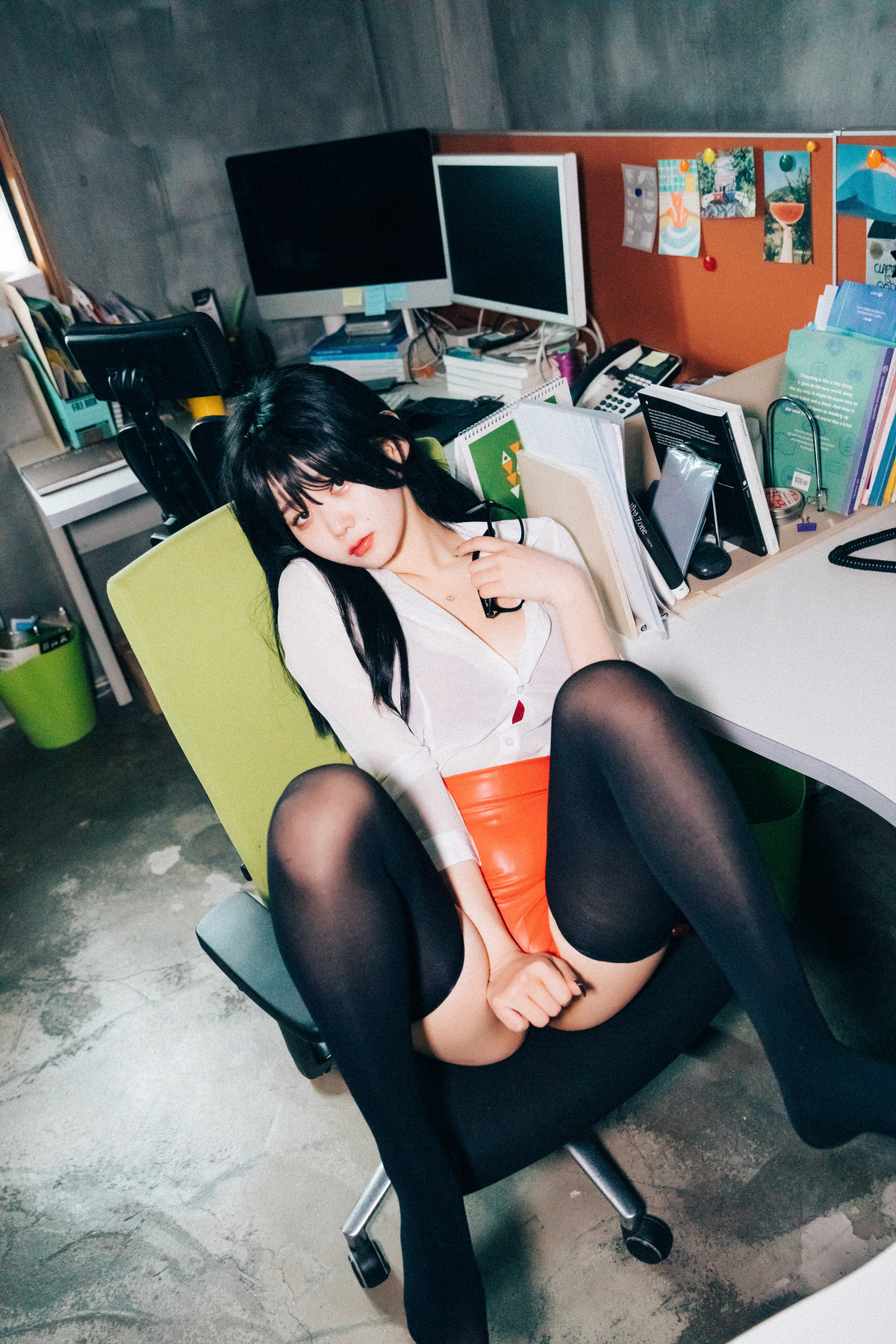 ZIA.Kwon 권지아, Loozy ‘Office Slave’ Set.01