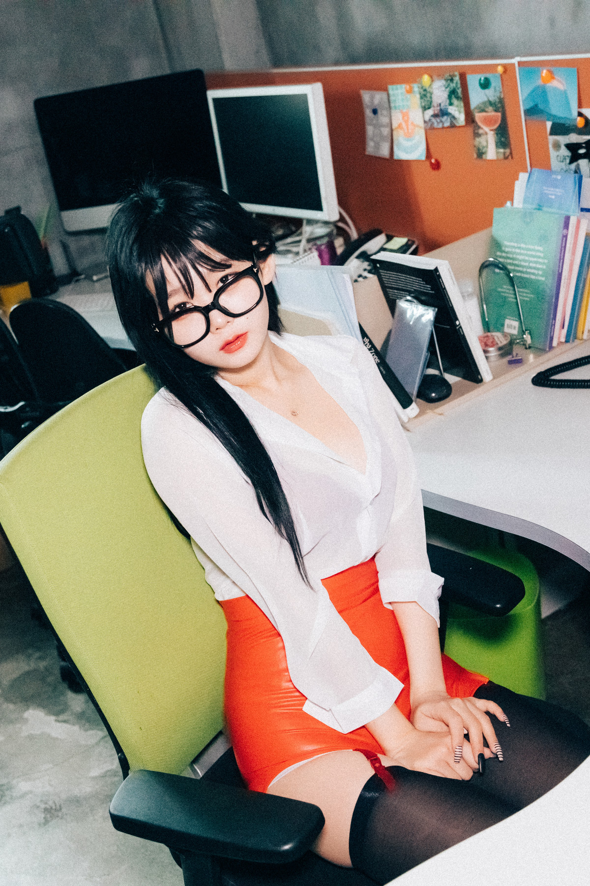 ZIA.Kwon 권지아, Loozy ‘Office Slave’ Set.02