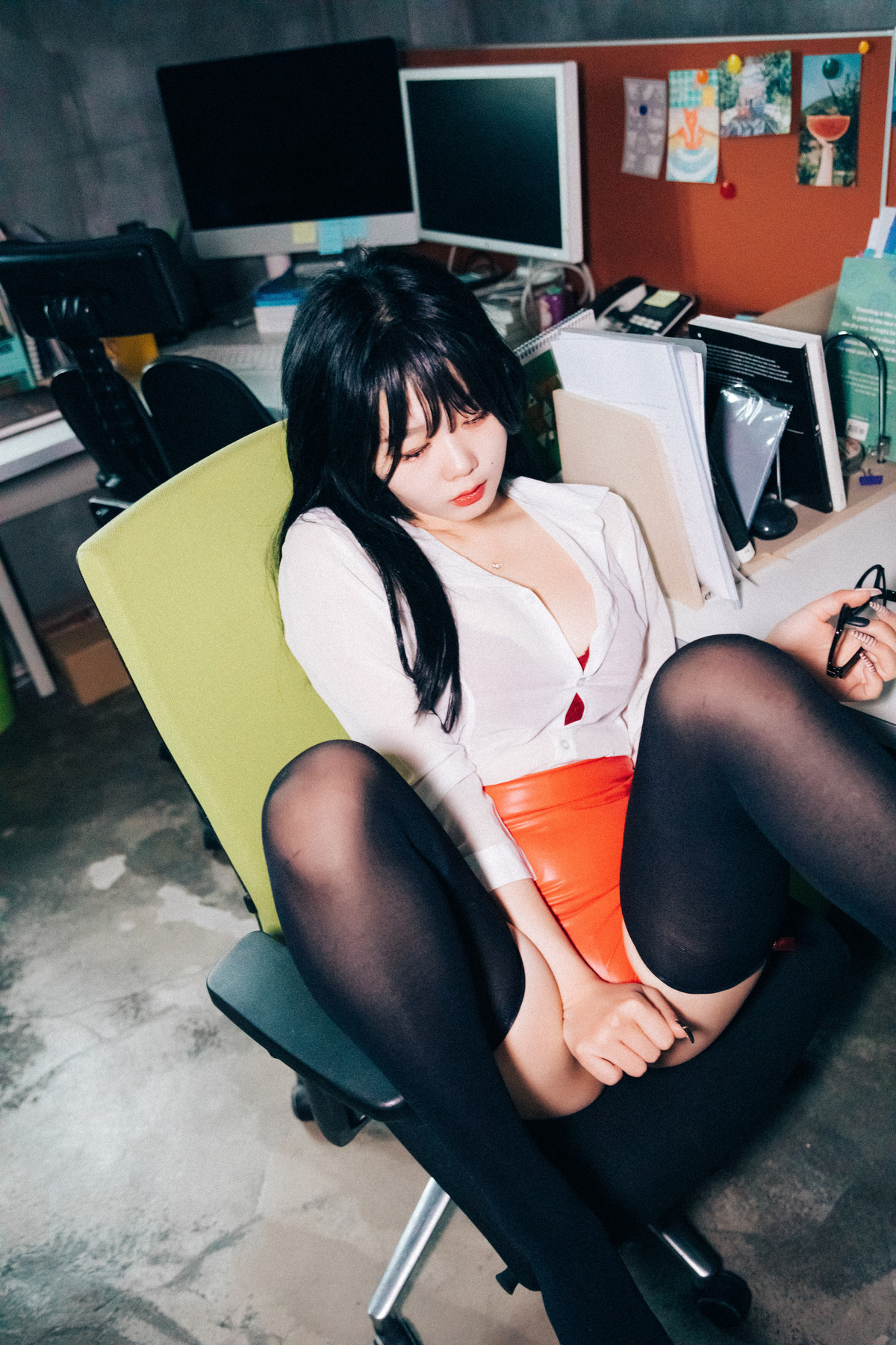 ZIA.Kwon 권지아, Loozy ‘Office Slave’ Set.02