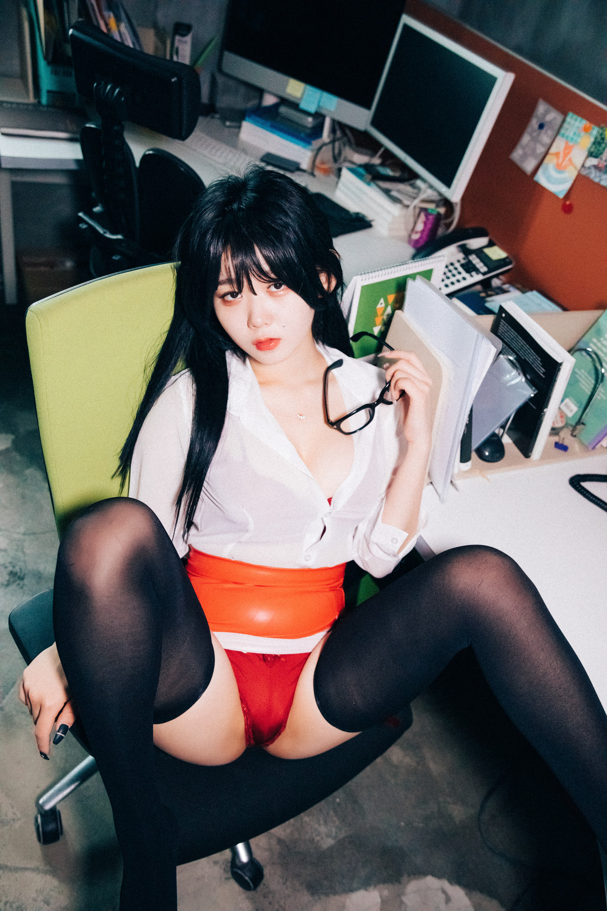 ZIA.Kwon 권지아, Loozy ‘Office Slave’ Set.02