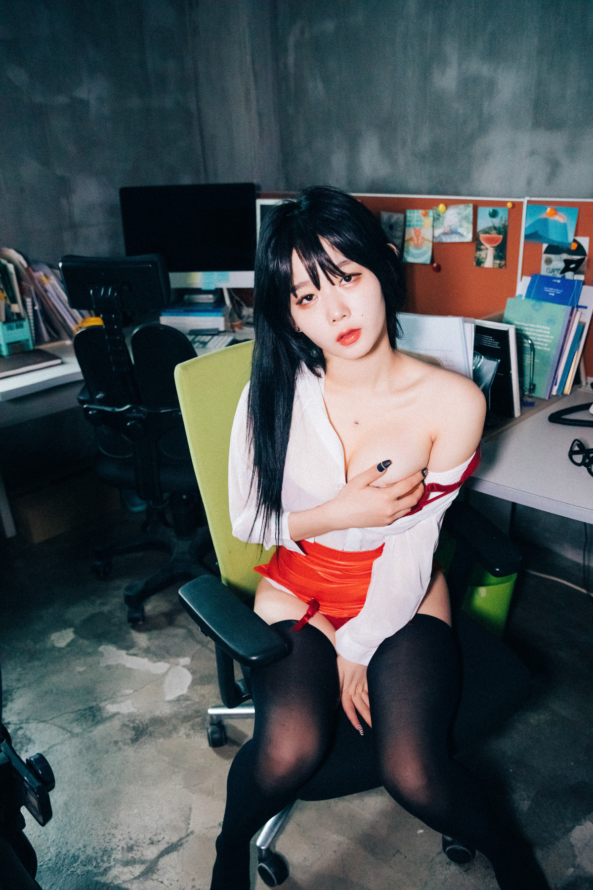 ZIA.Kwon 권지아, Loozy ‘Office Slave’ Set.02