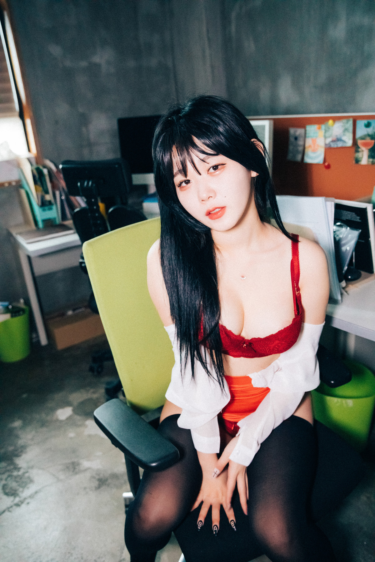 ZIA.Kwon 권지아, Loozy ‘Office Slave’ Set.02