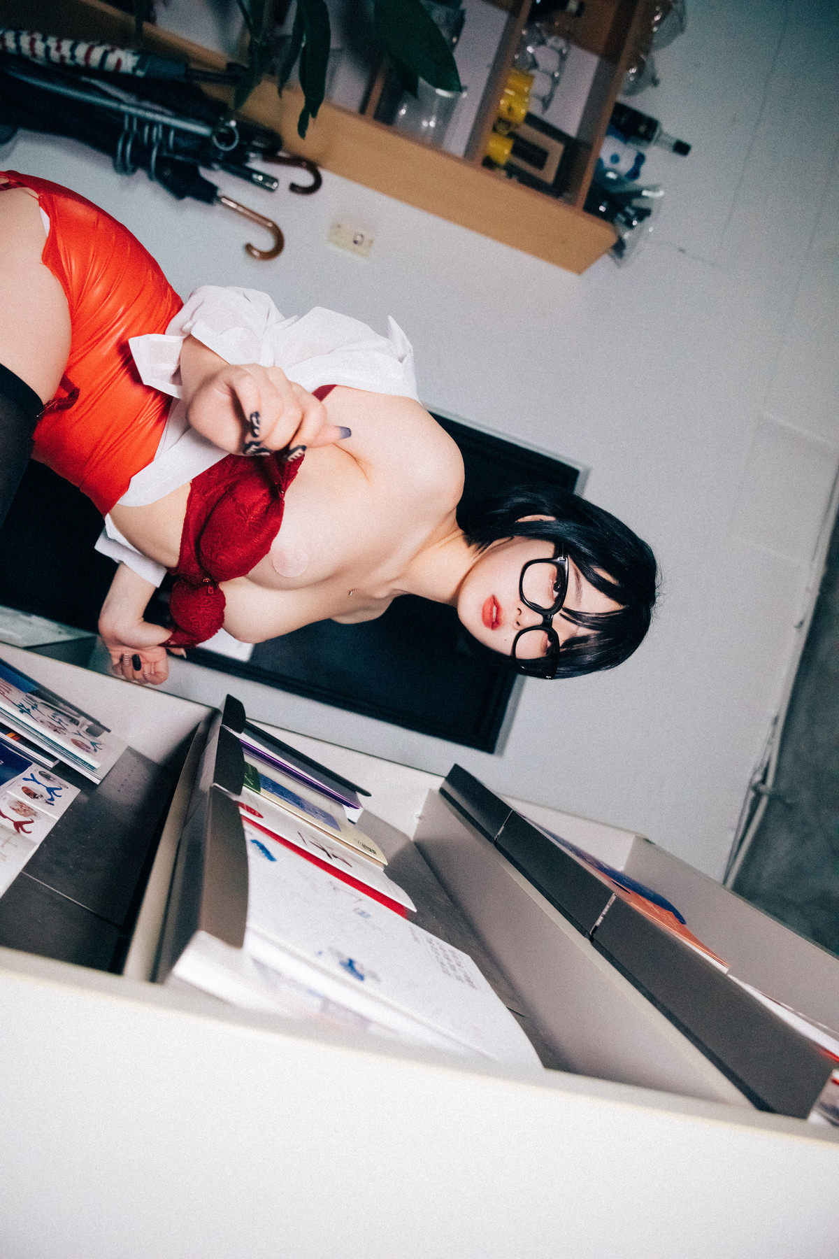 ZIA.Kwon 권지아, Loozy ‘Office Slave’ Set.04