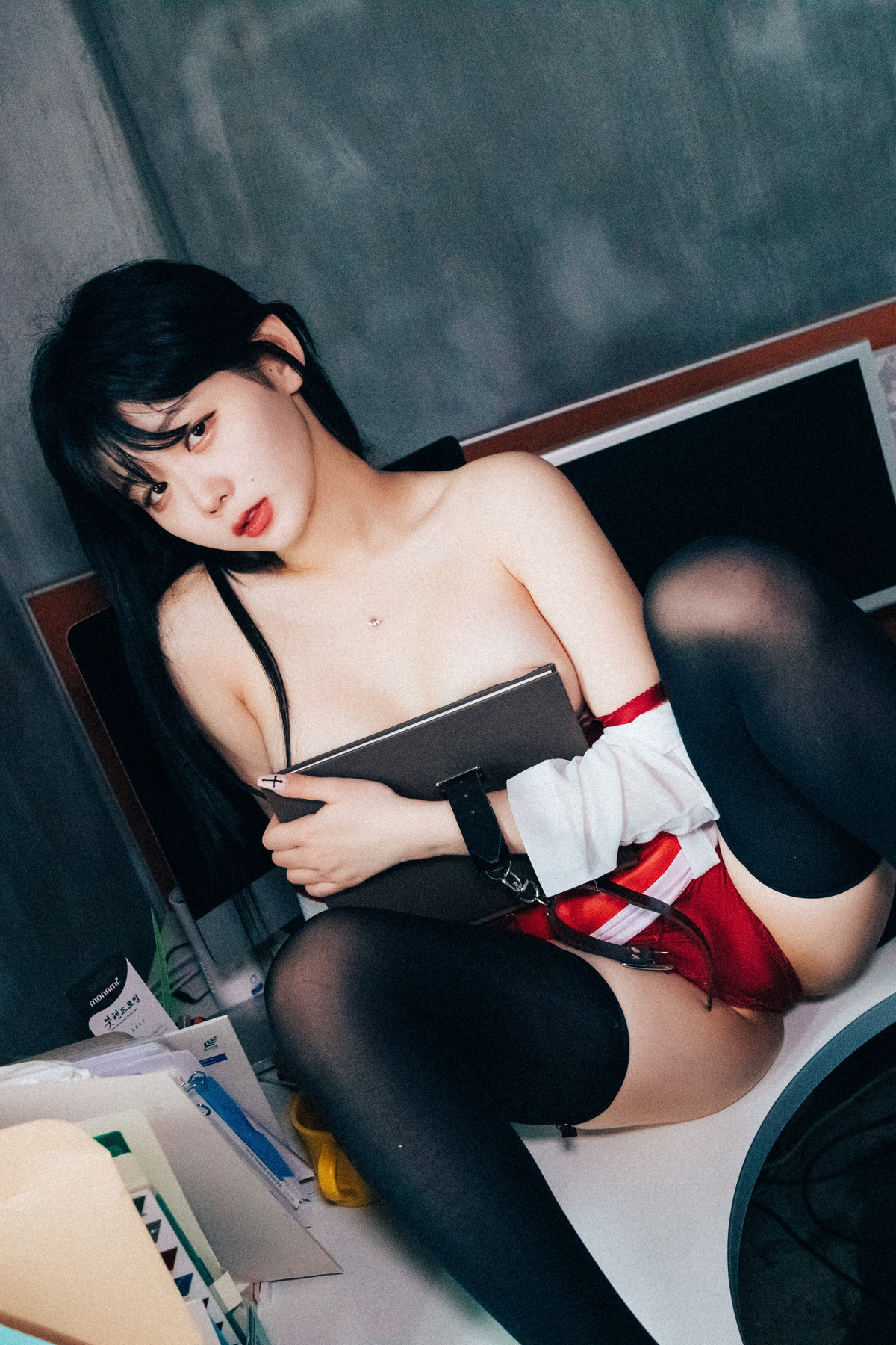 ZIA.Kwon 권지아, Loozy ‘Office Slave’ Set.05