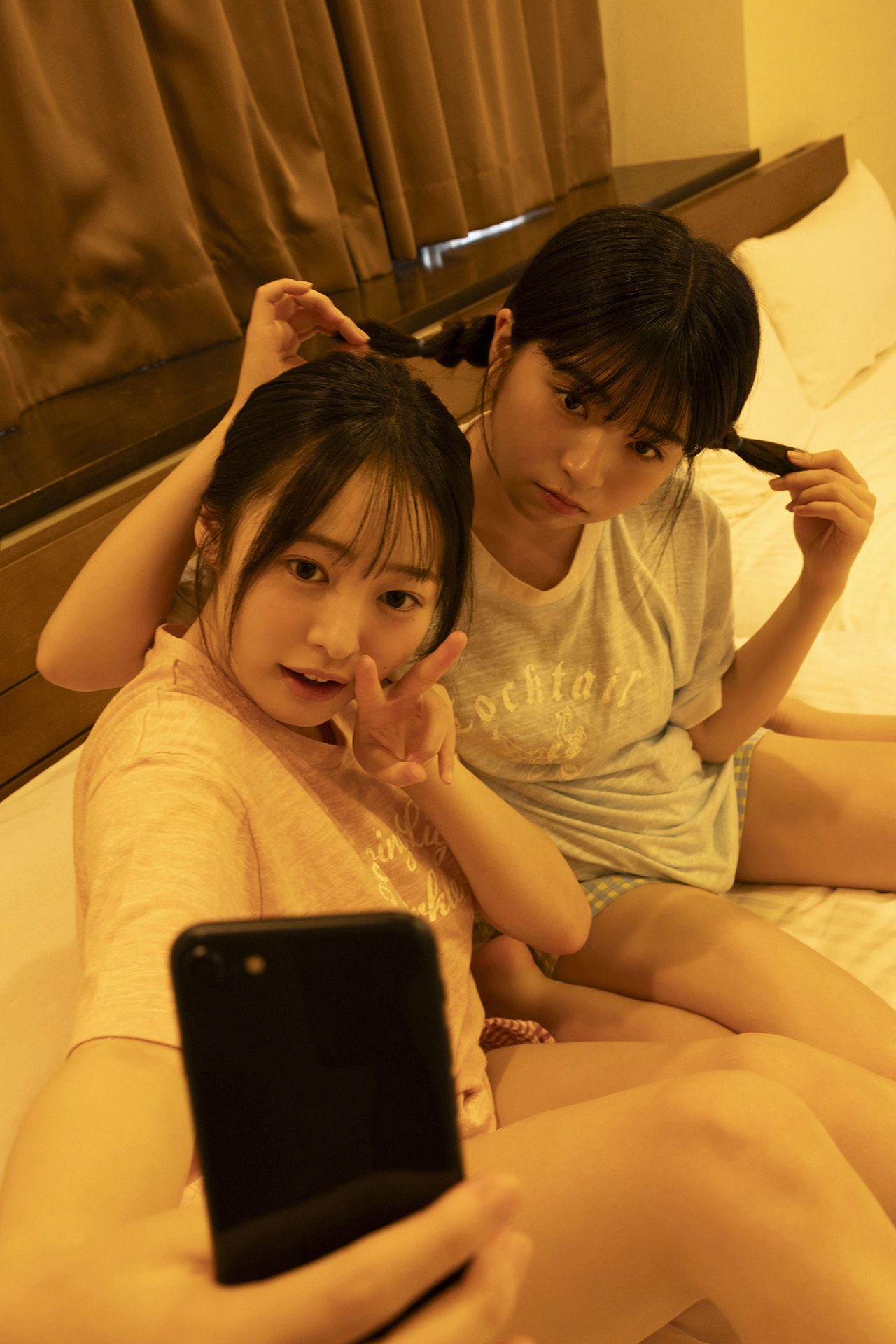 佐々木ほのか＆白濱美兎, ヤングガンガンデジタル限定写真集 「デュエット」 Set.02