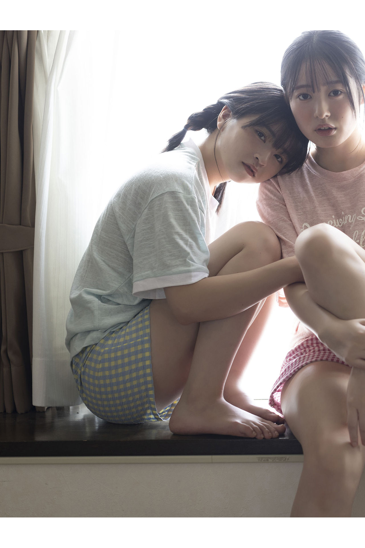 佐々木ほのか＆白濱美兎, ヤングガンガンデジタル限定写真集 「デュエット」 Set.02