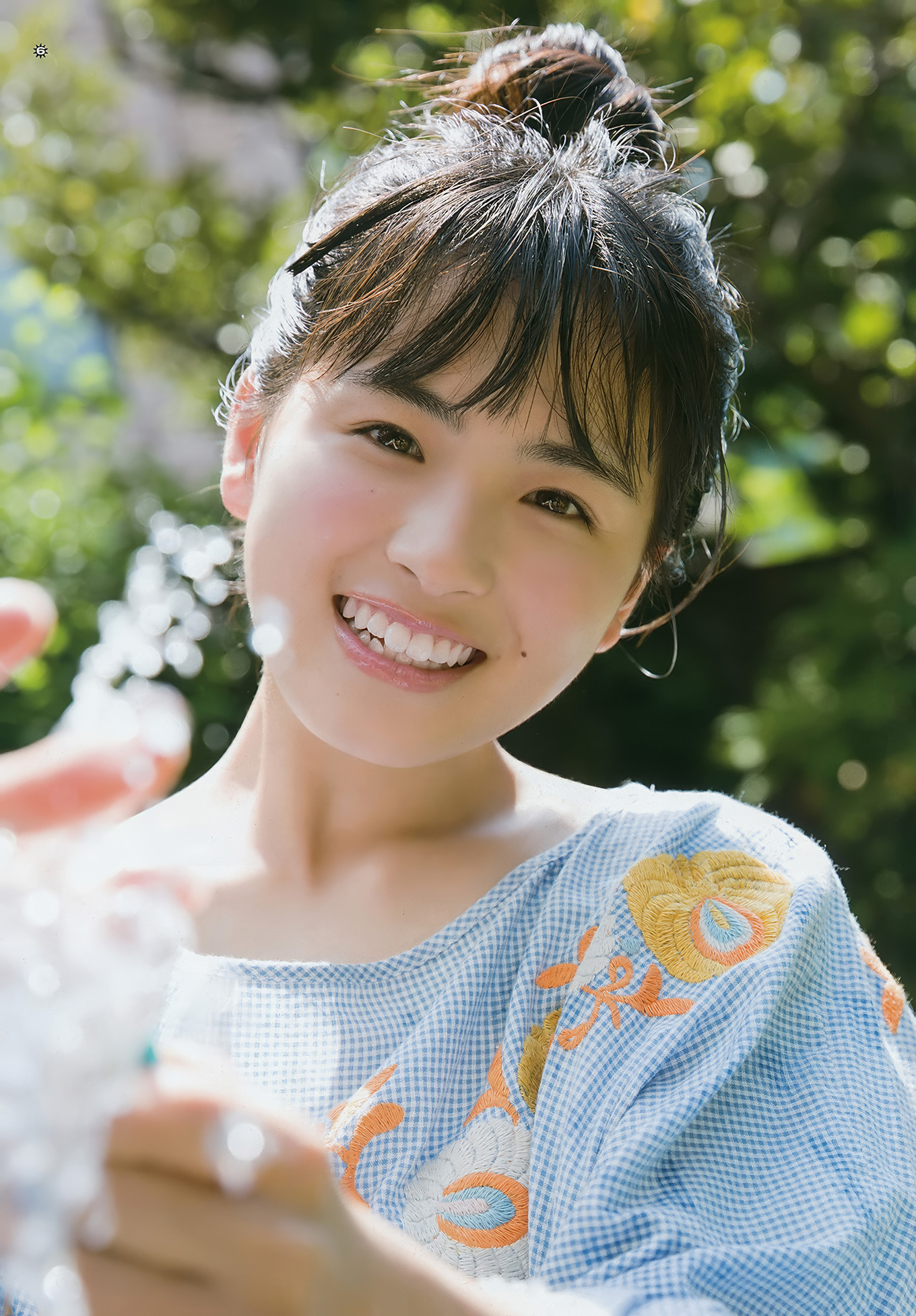 大園桃子・梅澤美波・伊藤理々杏, Young Gangan 2017 No.18 (ヤングガンガン 2017年18号)