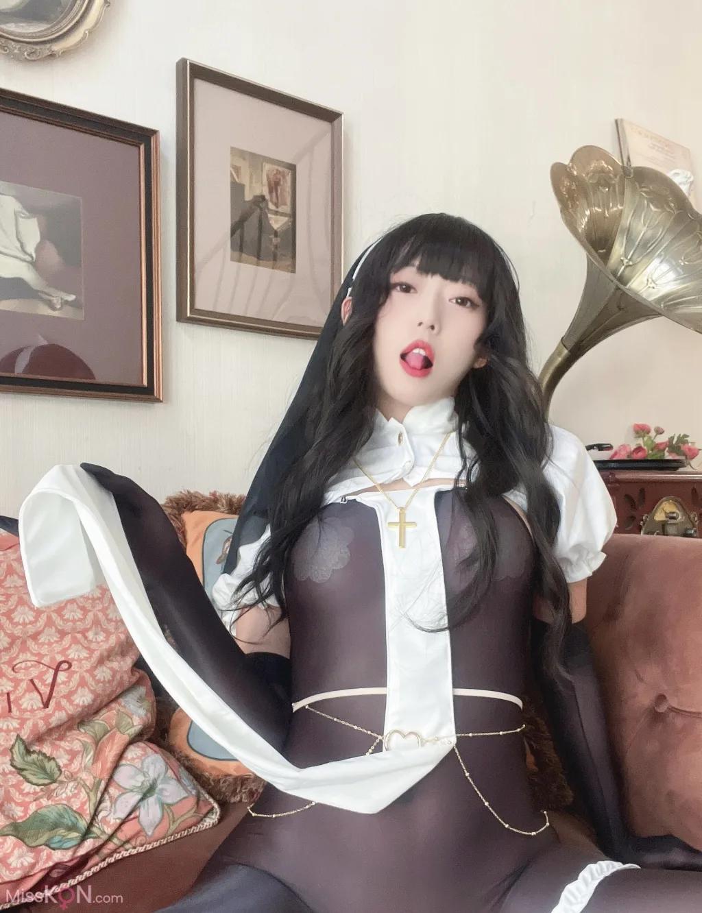 Coser@Money冷冷_ 修女