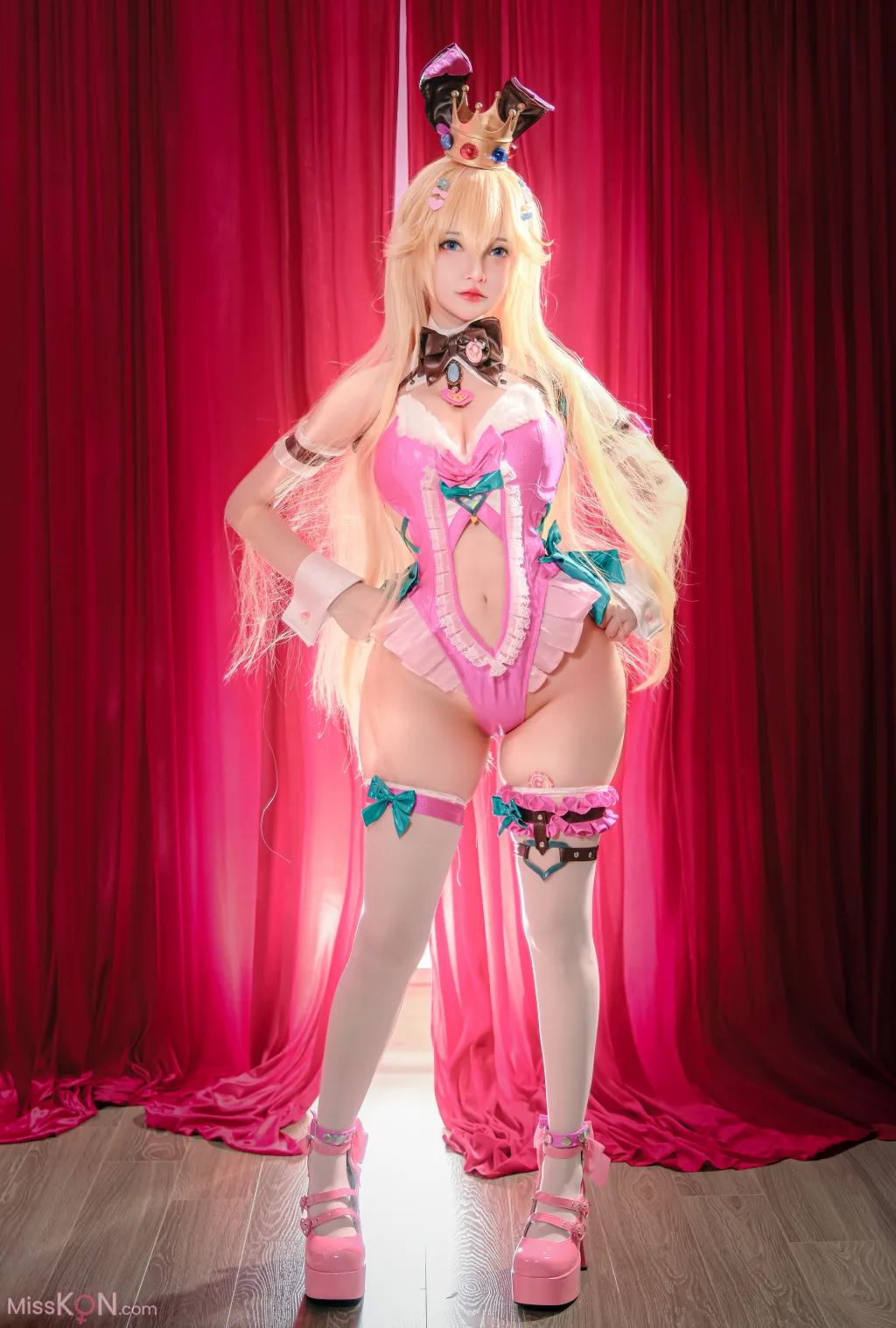 Coser@Potato Godzilla_ Peach Bunny Girl