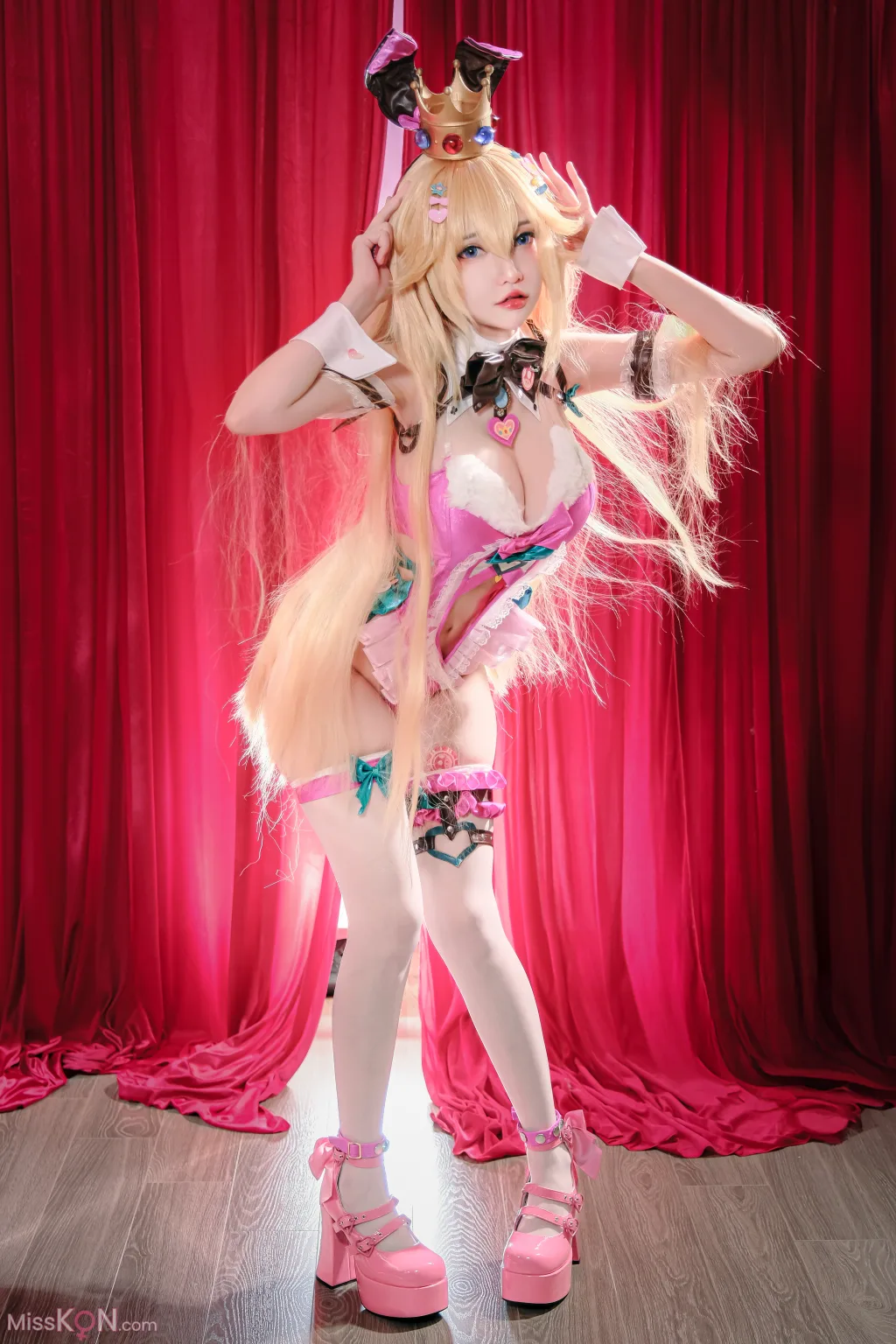 Coser@Potato Godzilla_ Peach Bunny Girl