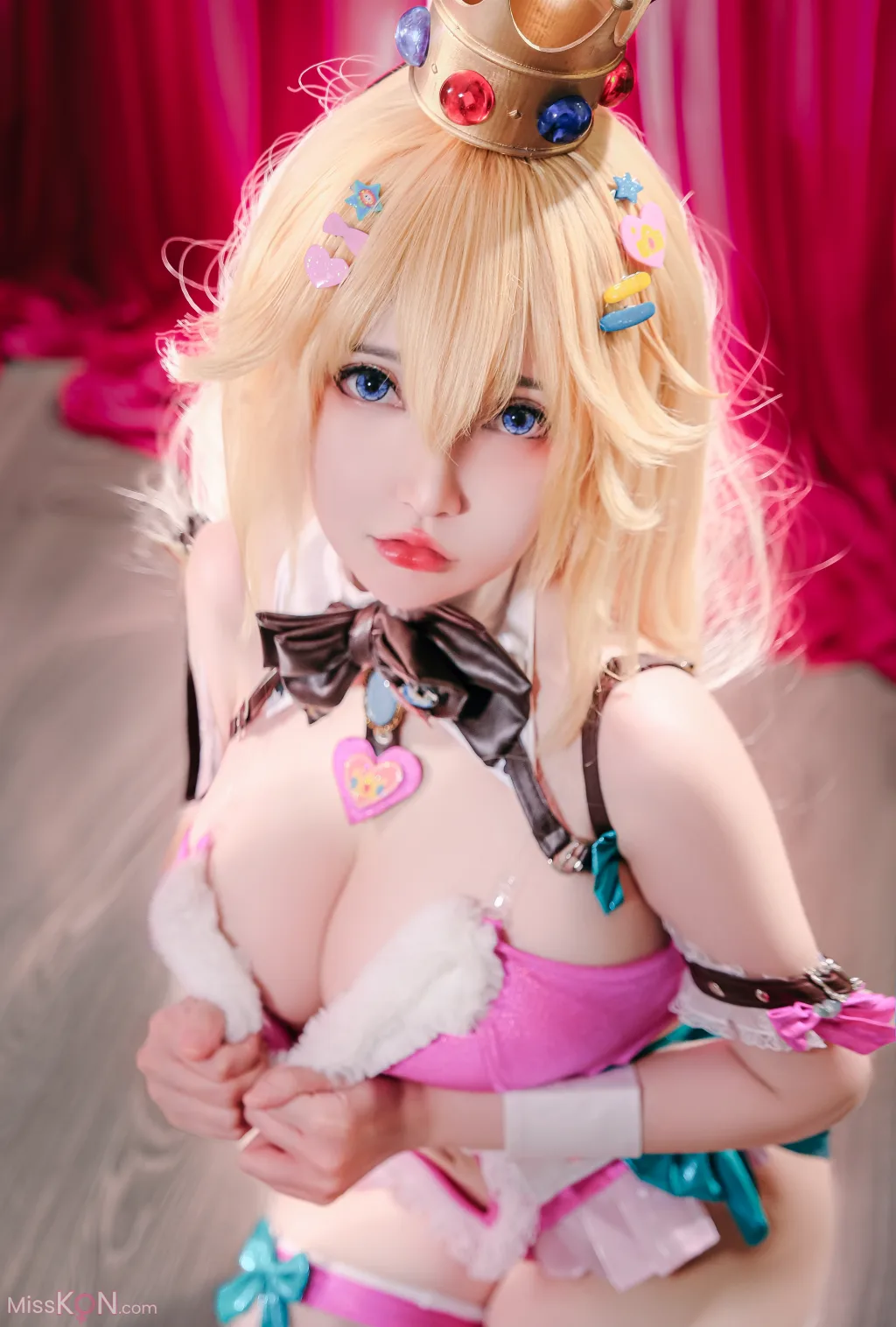 Coser@Potato Godzilla_ Peach Bunny Girl