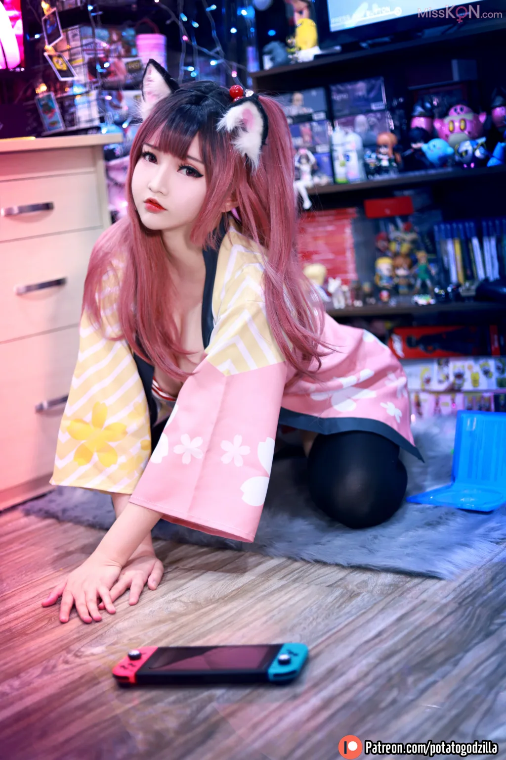 Coser@Potato Godzilla_ Weeb Girl