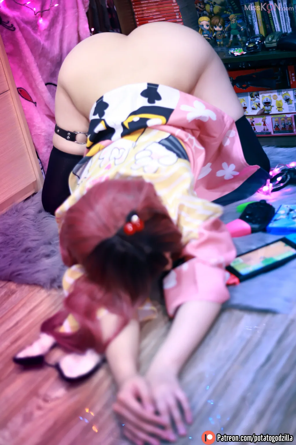 Coser@Potato Godzilla_ Weeb Girl