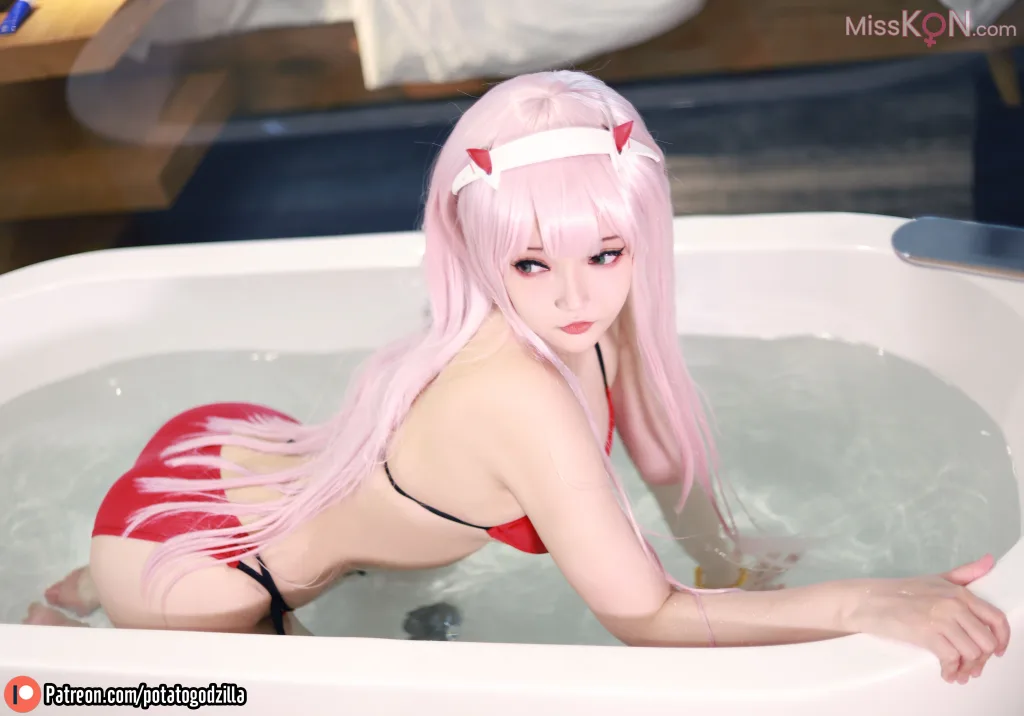 Coser@Potato Godzilla_ Zero Two Bikini