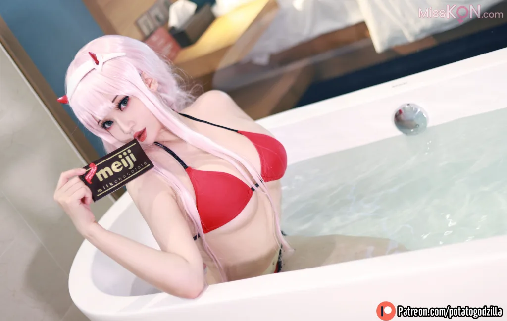 Coser@Potato Godzilla_ Zero Two Bikini