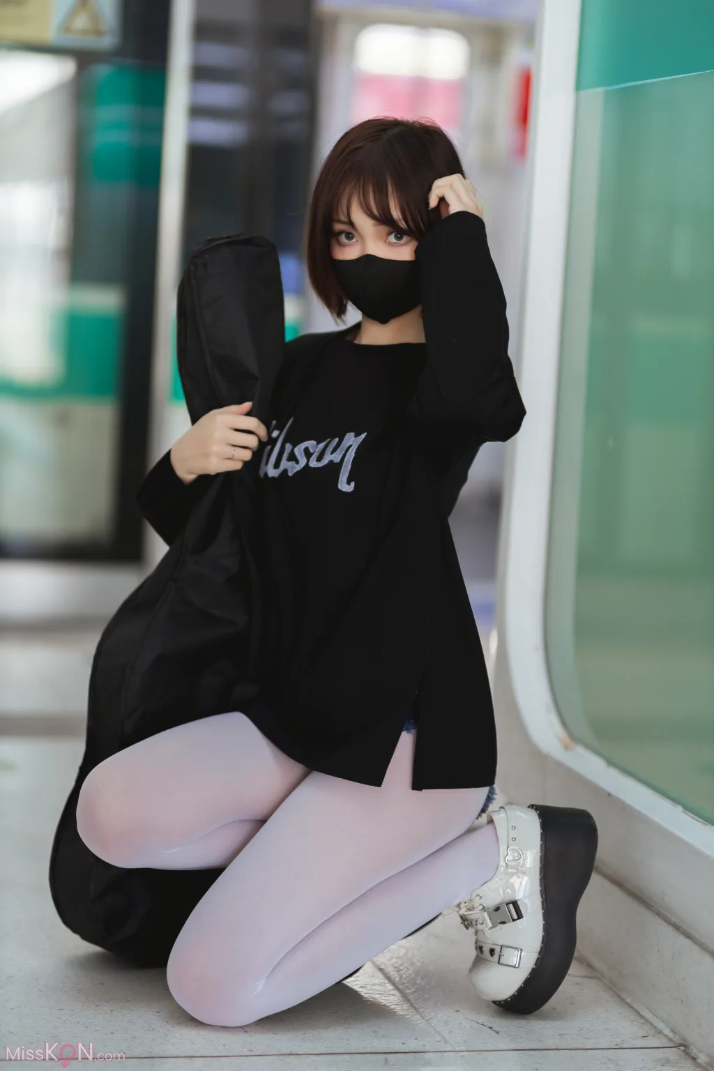 Coser@洛桑w伊梓_ 地铁吉他