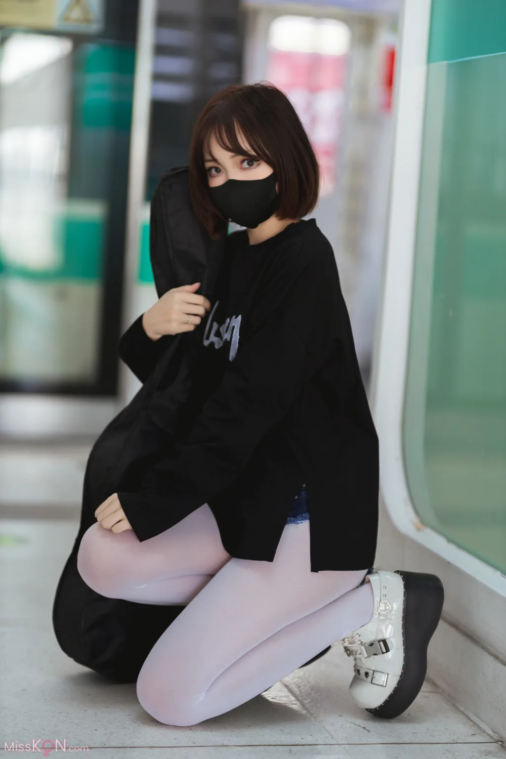 Coser@洛桑w伊梓_ 地铁吉他