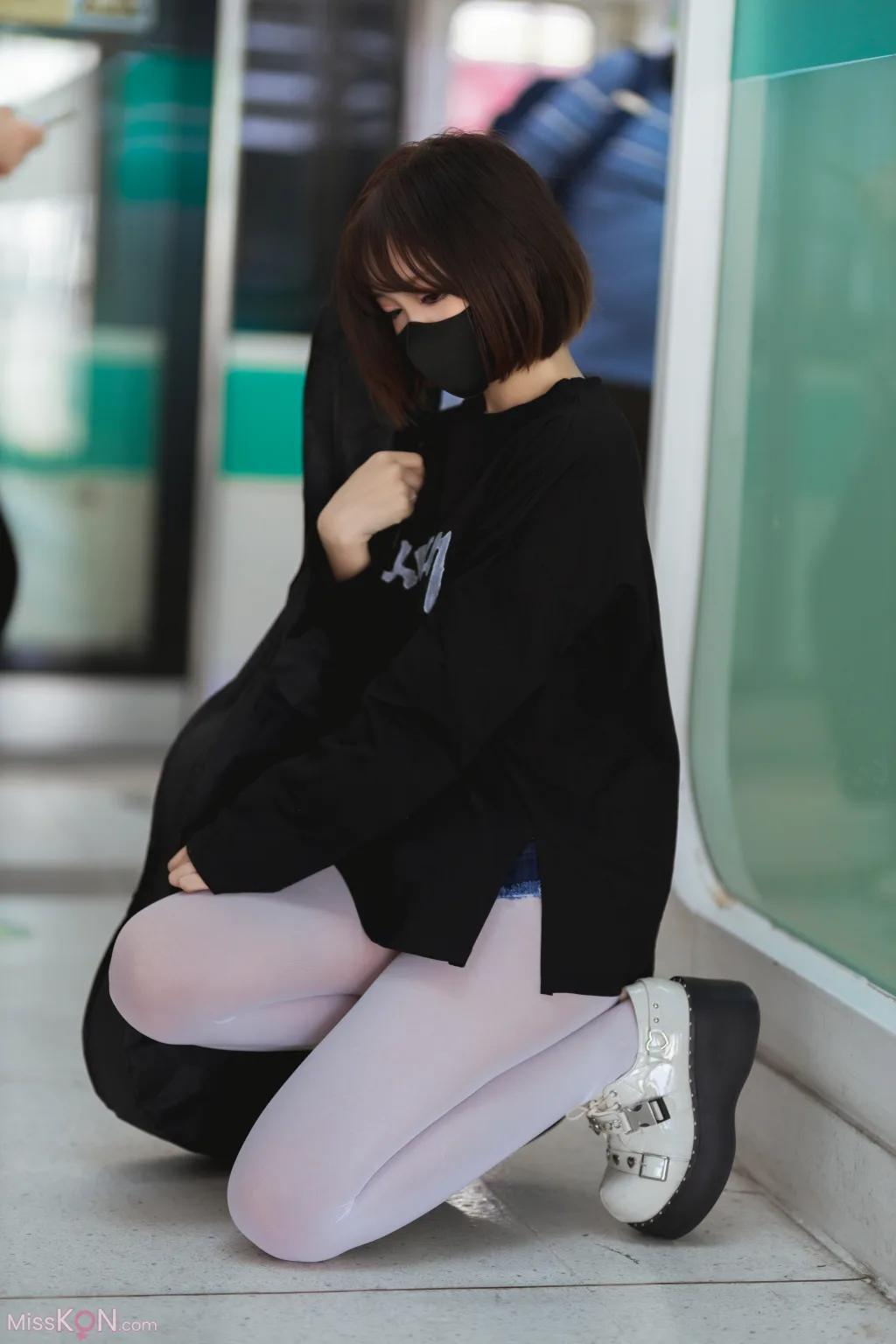 Coser@洛桑w伊梓_ 地铁吉他