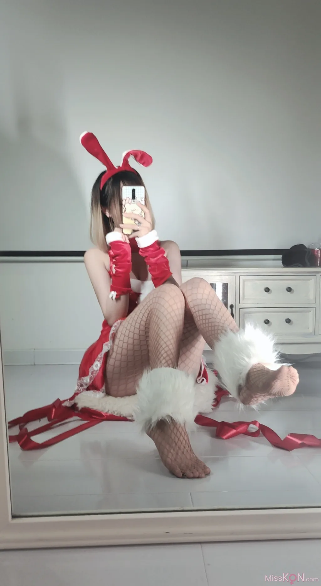 Coser@洛桑w伊梓_ 网袜丝带兔兔