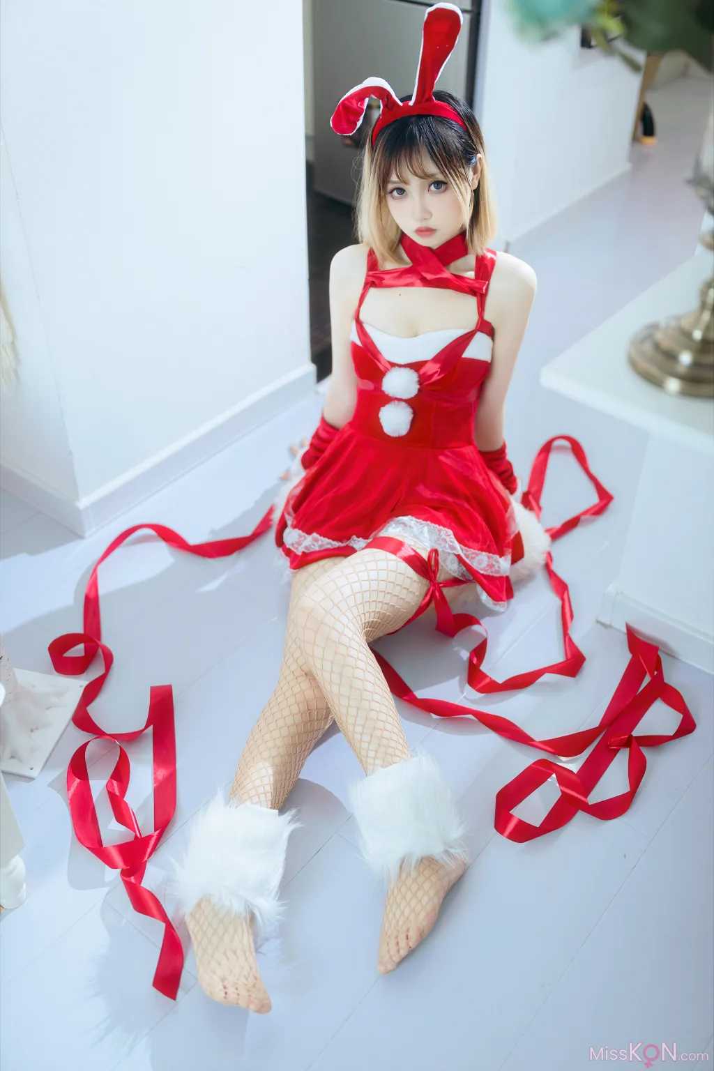 Coser@洛桑w伊梓_ 网袜丝带兔兔