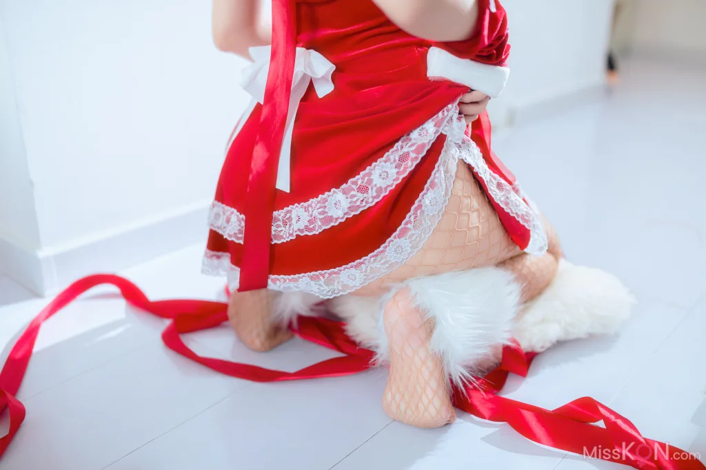 Coser@洛桑w伊梓_ 网袜丝带兔兔