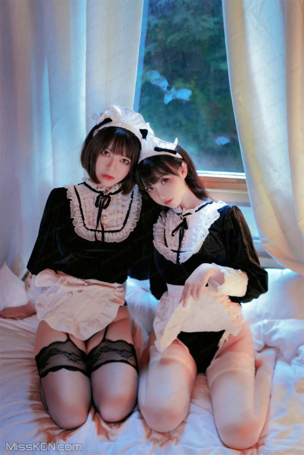 Coser@面饼仙儿 No.136_ &半半子 – Maid姉妹