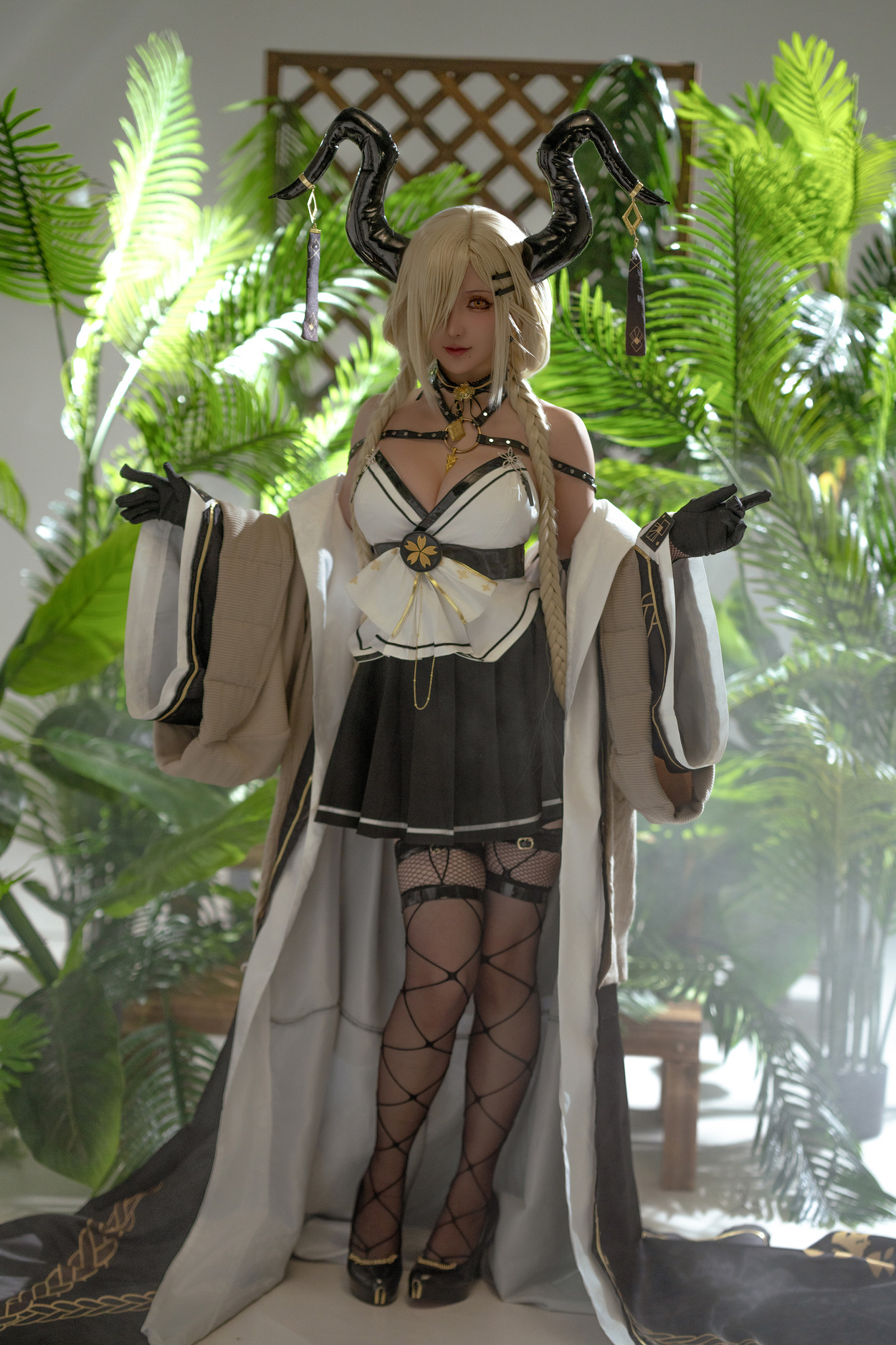 Cosplay 星之迟迟Hoshilily 2024 万圣节尾张 Set.01