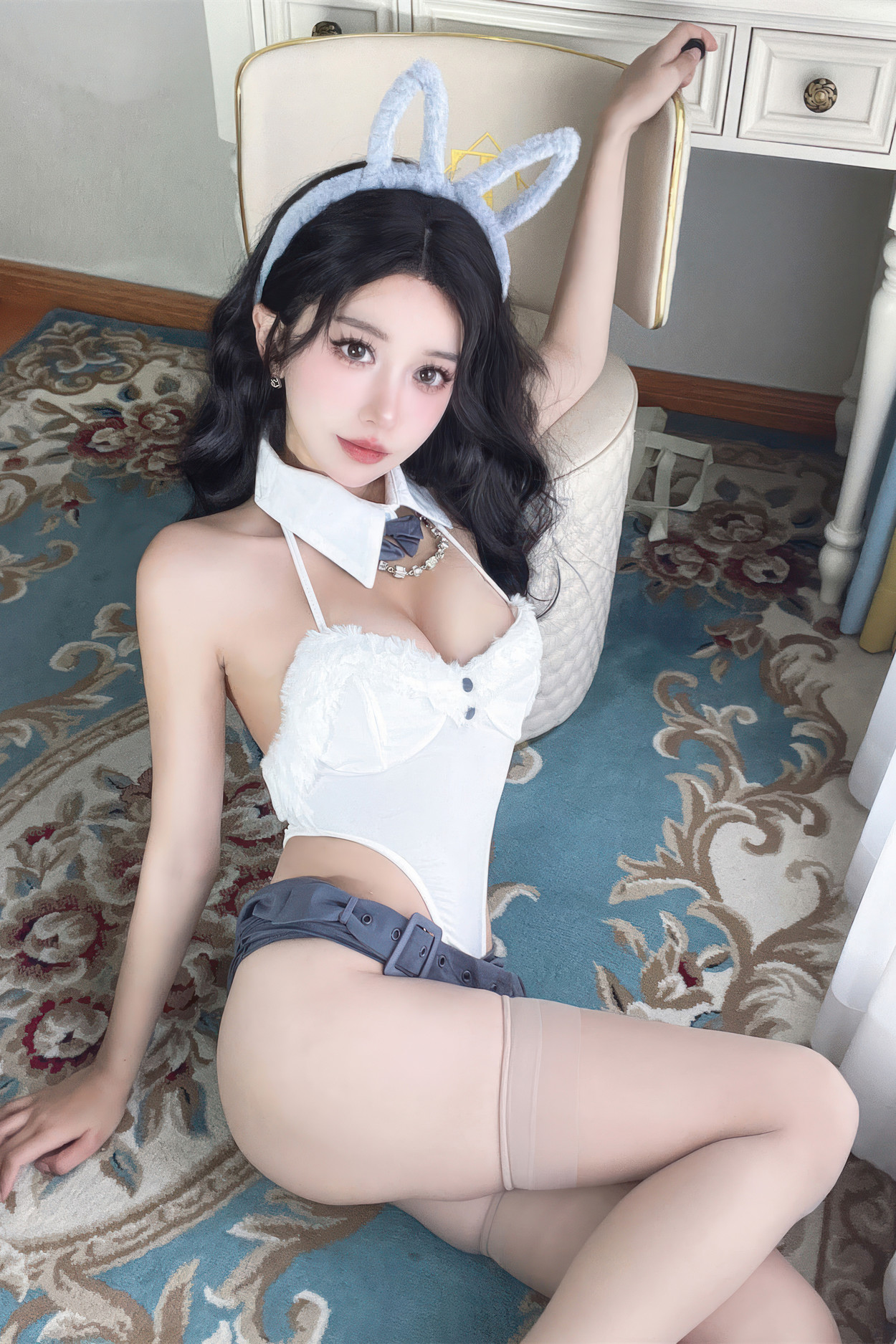 Cosplay 过期米线线喵 失落兔兔