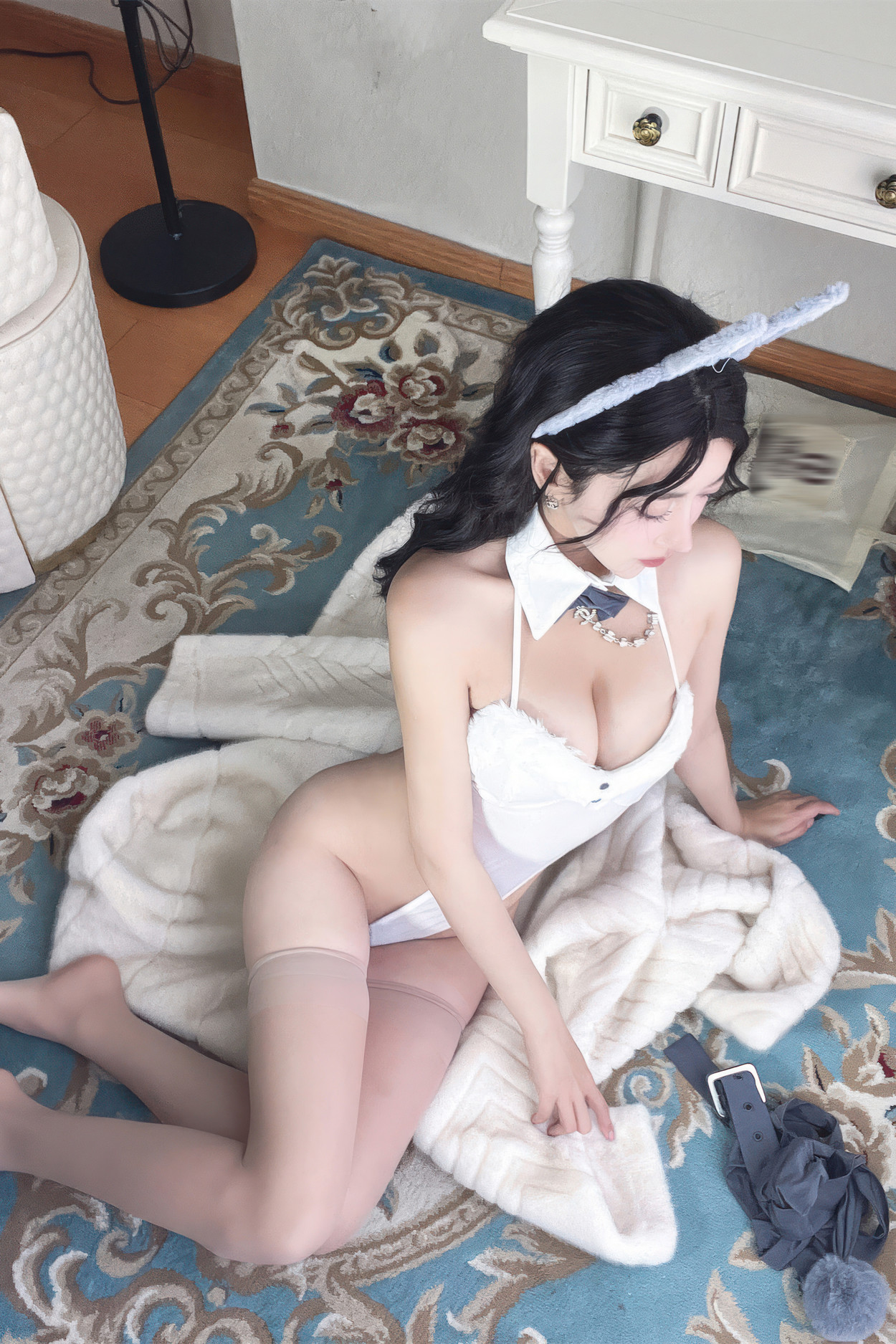 Cosplay 过期米线线喵 失落兔兔