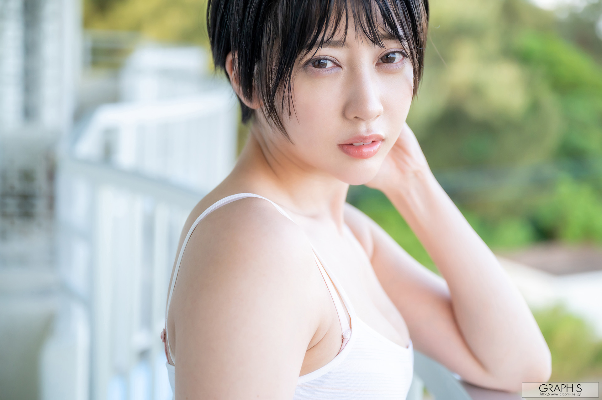 Hibiki Natsume 夏目響, [Graphis] Gals 「Modest and Mature!」 Vol.01