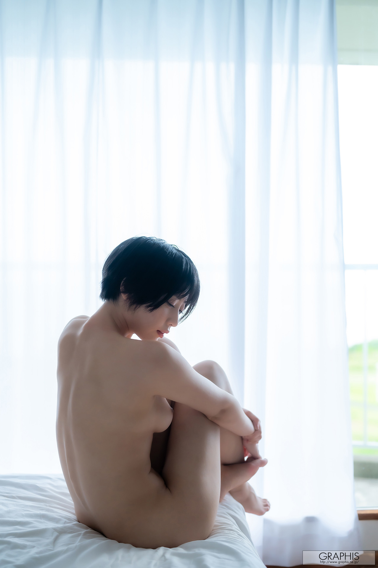 Hibiki Natsume 夏目響, [Graphis] Gals 「Modest and Mature!」 Vol.02