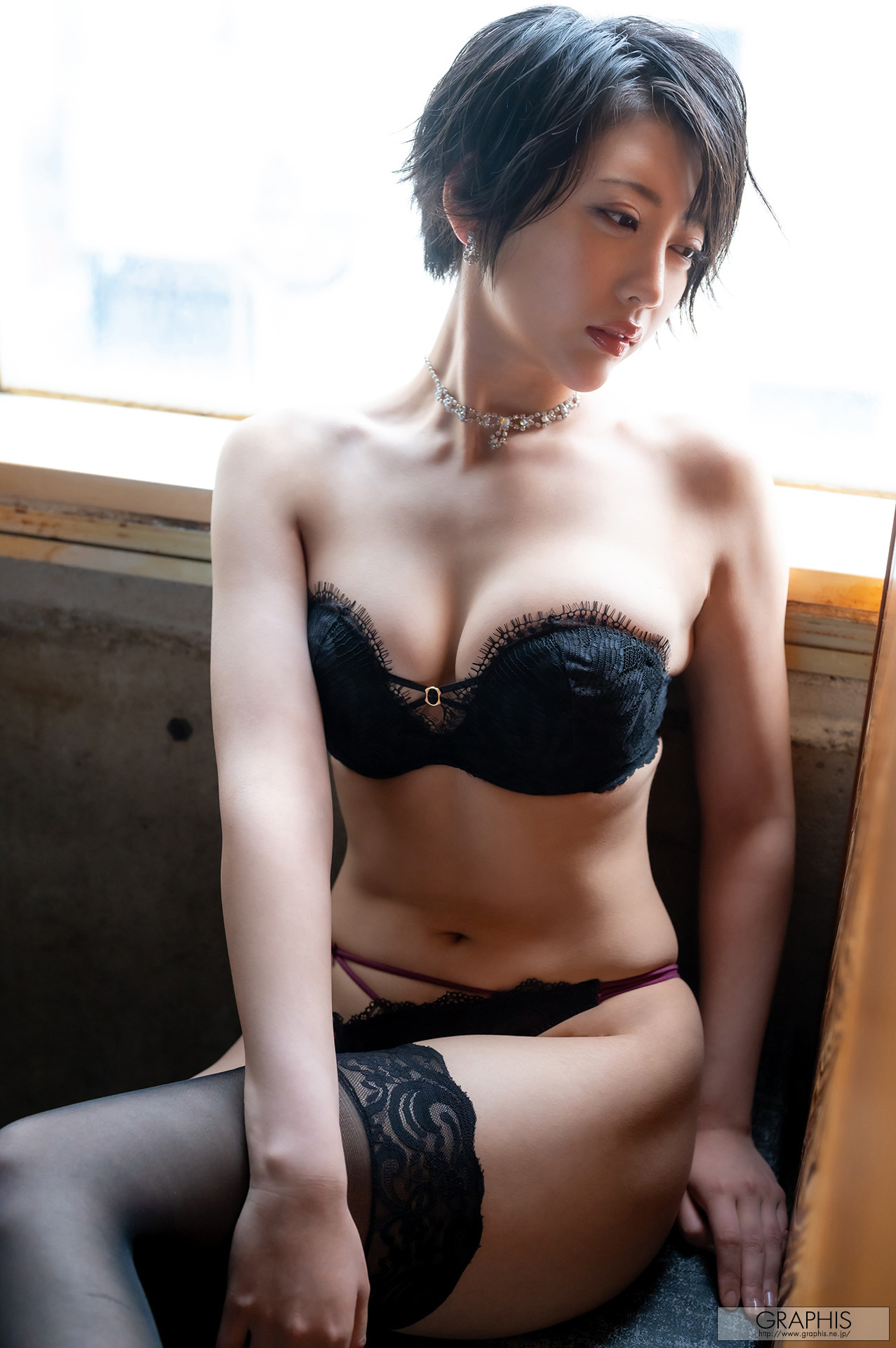 Hibiki Natsume 夏目響, [Graphis] Gals 「Modest and Mature!」 Vol.05