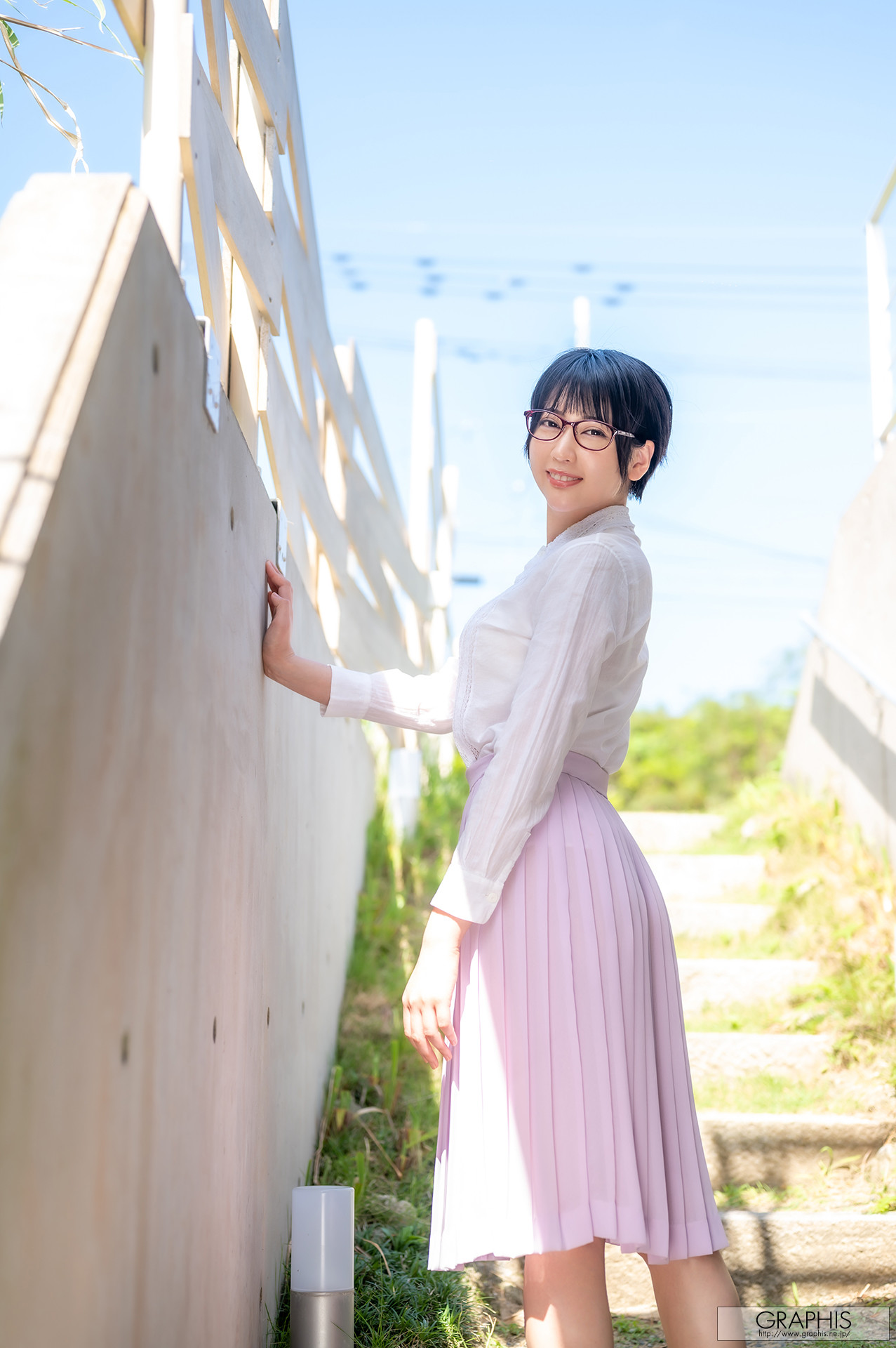 Hibiki Natsume 夏目響, [Graphis] Gals 「Modest and Mature!」 Vol.06