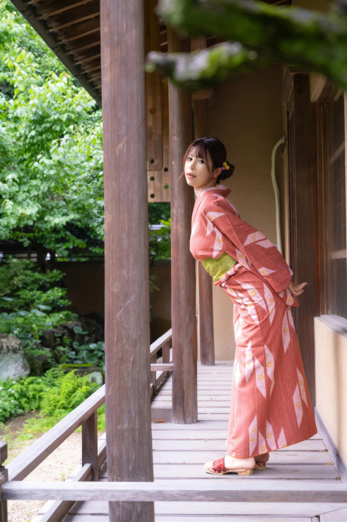 Mikuru Shiiba 有冈みう, 写真集 「木漏れ日の中で」 Set.01