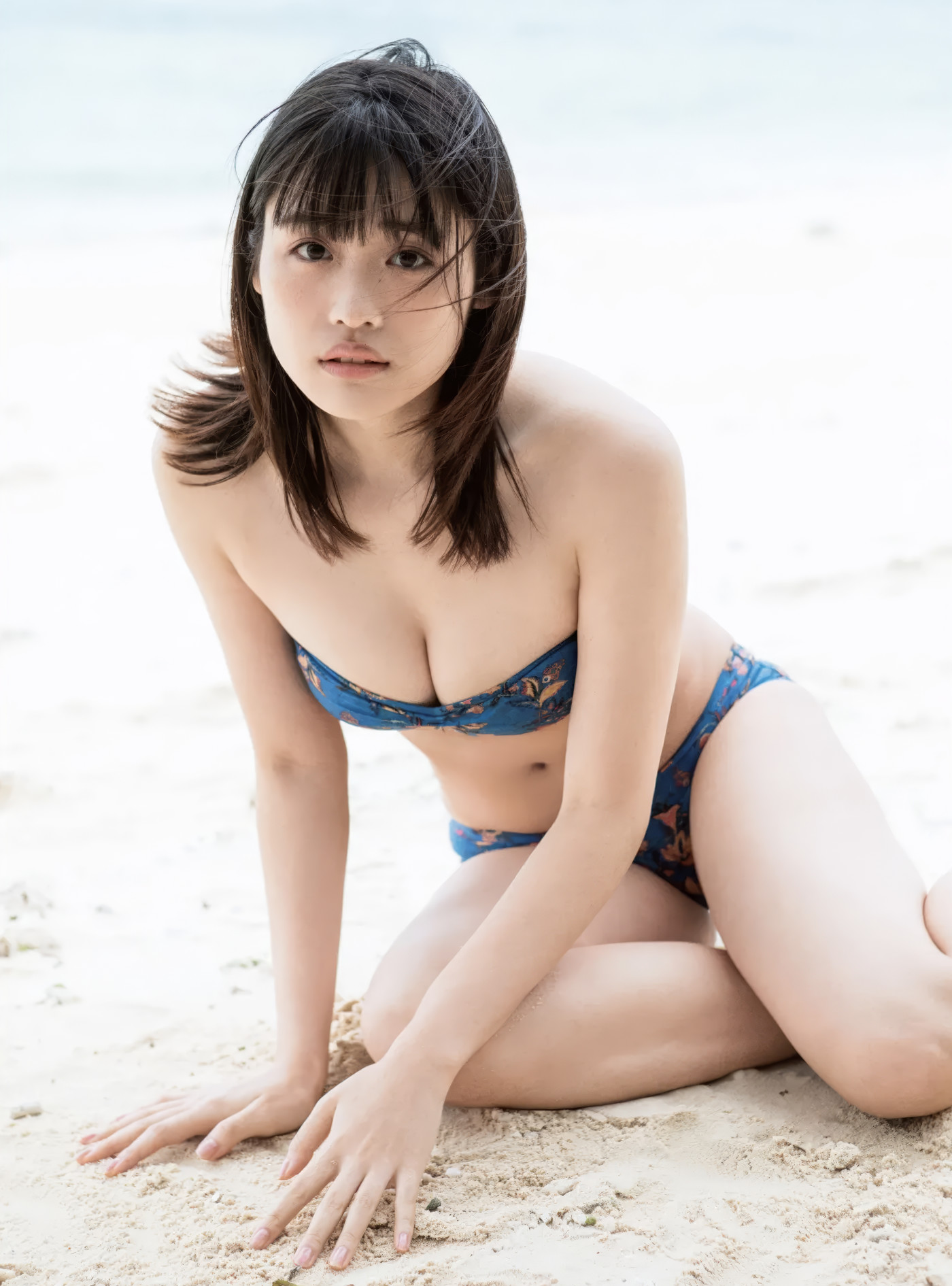 Momoka Ishida 石田桃香, 1st 写真集 [MOMOKA] Set.01