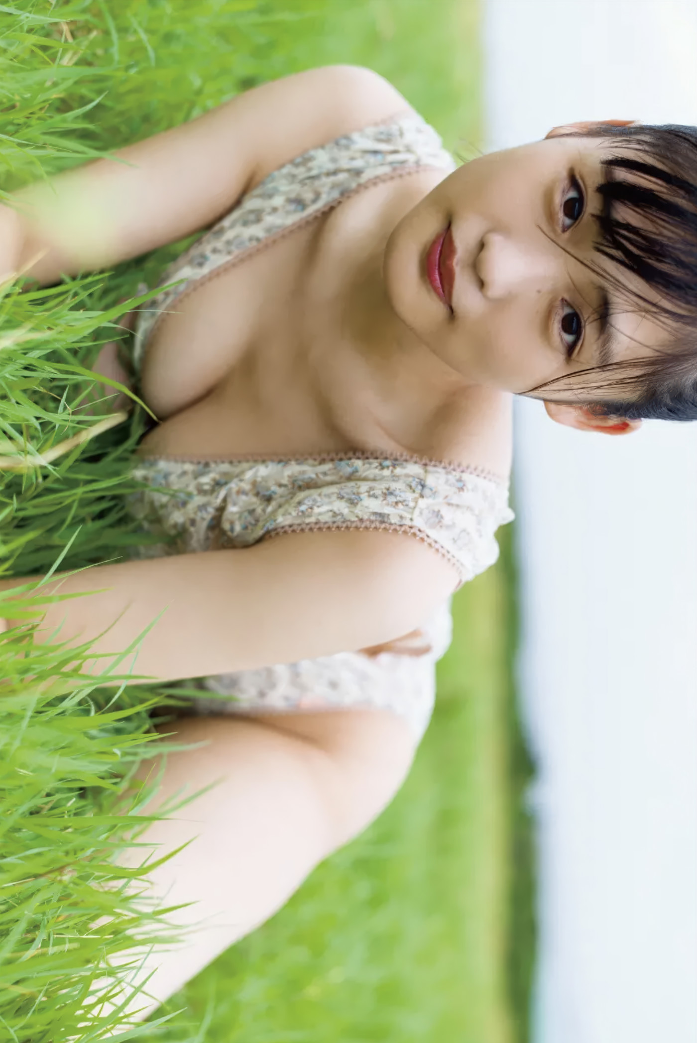 Momoka Ishida 石田桃香, 1st 写真集 [MOMOKA] Set.01