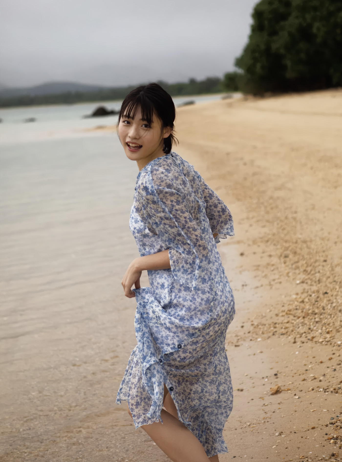 Momoka Ishida 石田桃香, 1st 写真集 [MOMOKA] Set.01