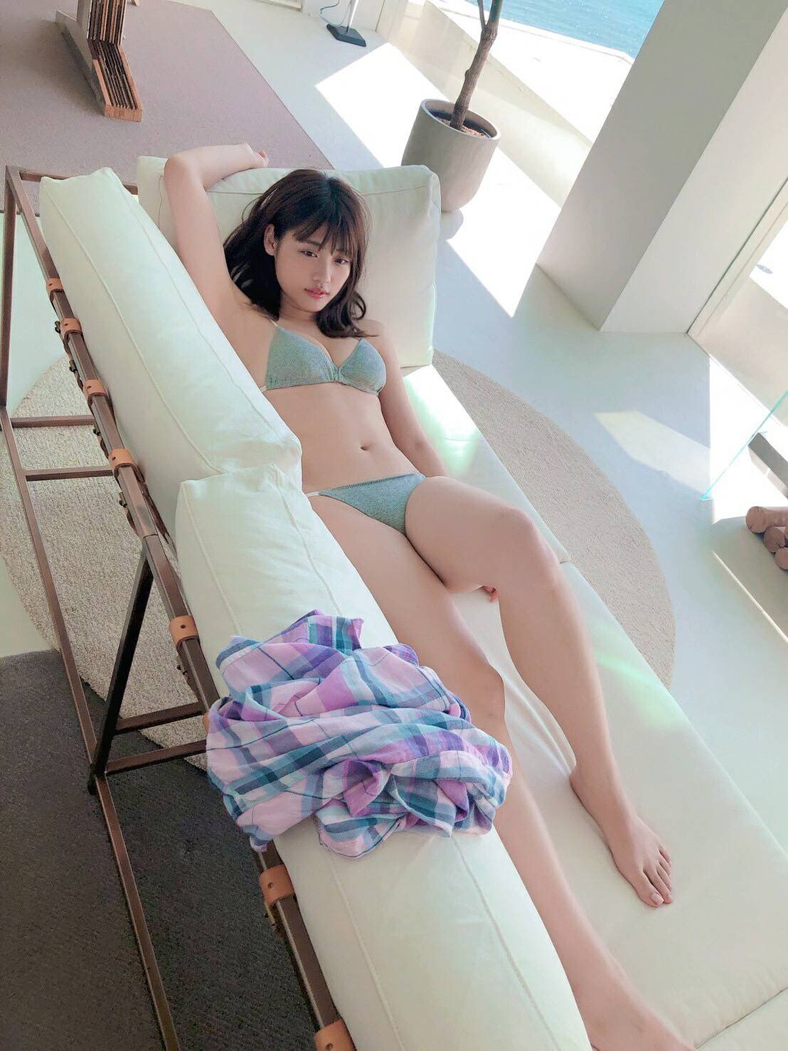 Momoka Ishida 石田桃香, Shonen Sunday 2019 No.46 (少年サンデー 2019年46号)