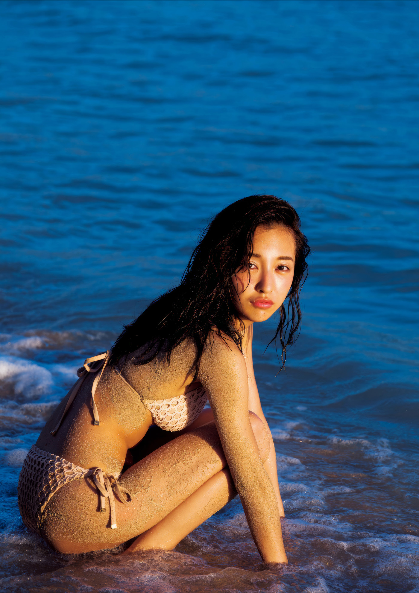 Tomomi Itano 板野友美, 写真集 「release」 Set.05