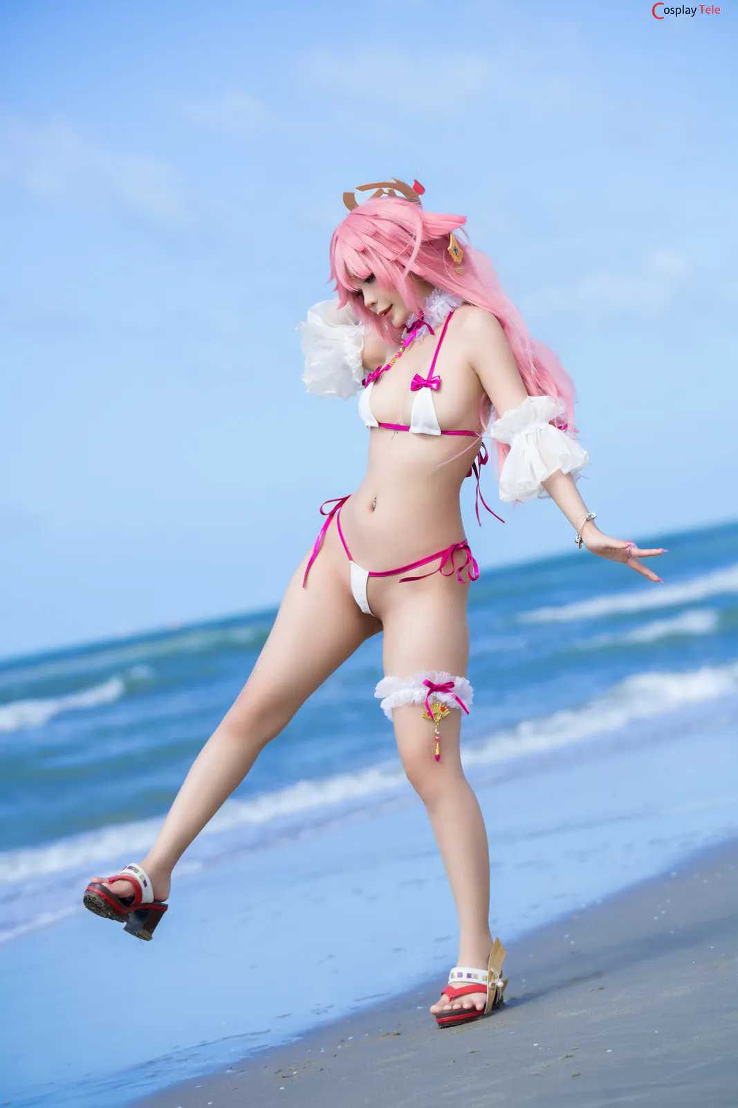 Umeko J cosplay Yae Miko – Genshin Impact