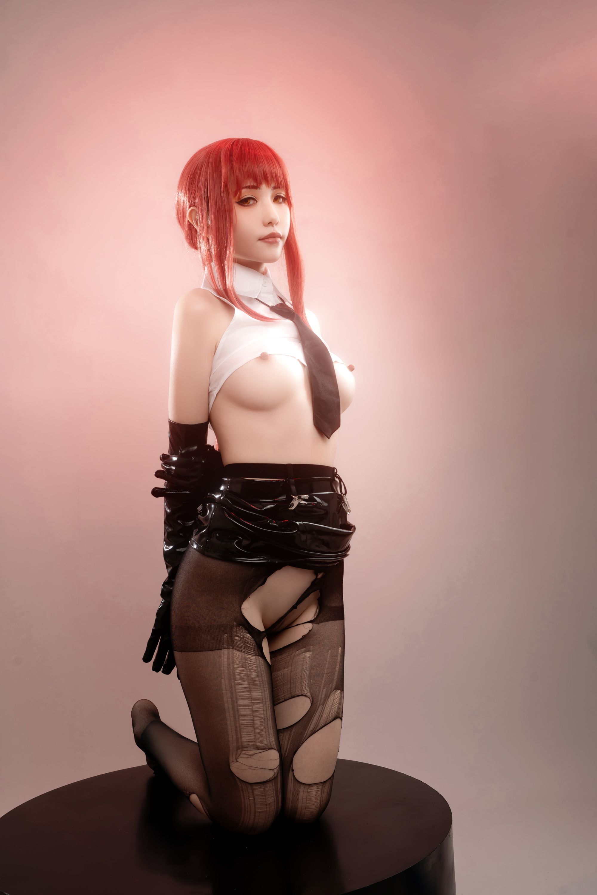 HornyCos - Red-Haired Petite Beauty Cosplays As Chainsaw Man Makima (Patreon)