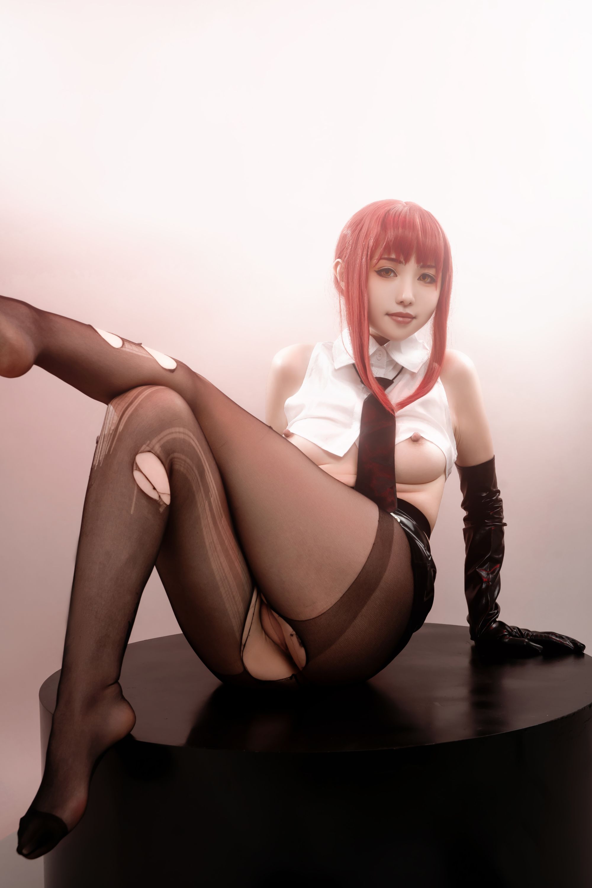 HornyCos - Red-Haired Petite Beauty Cosplays As Chainsaw Man Makima (Patreon)