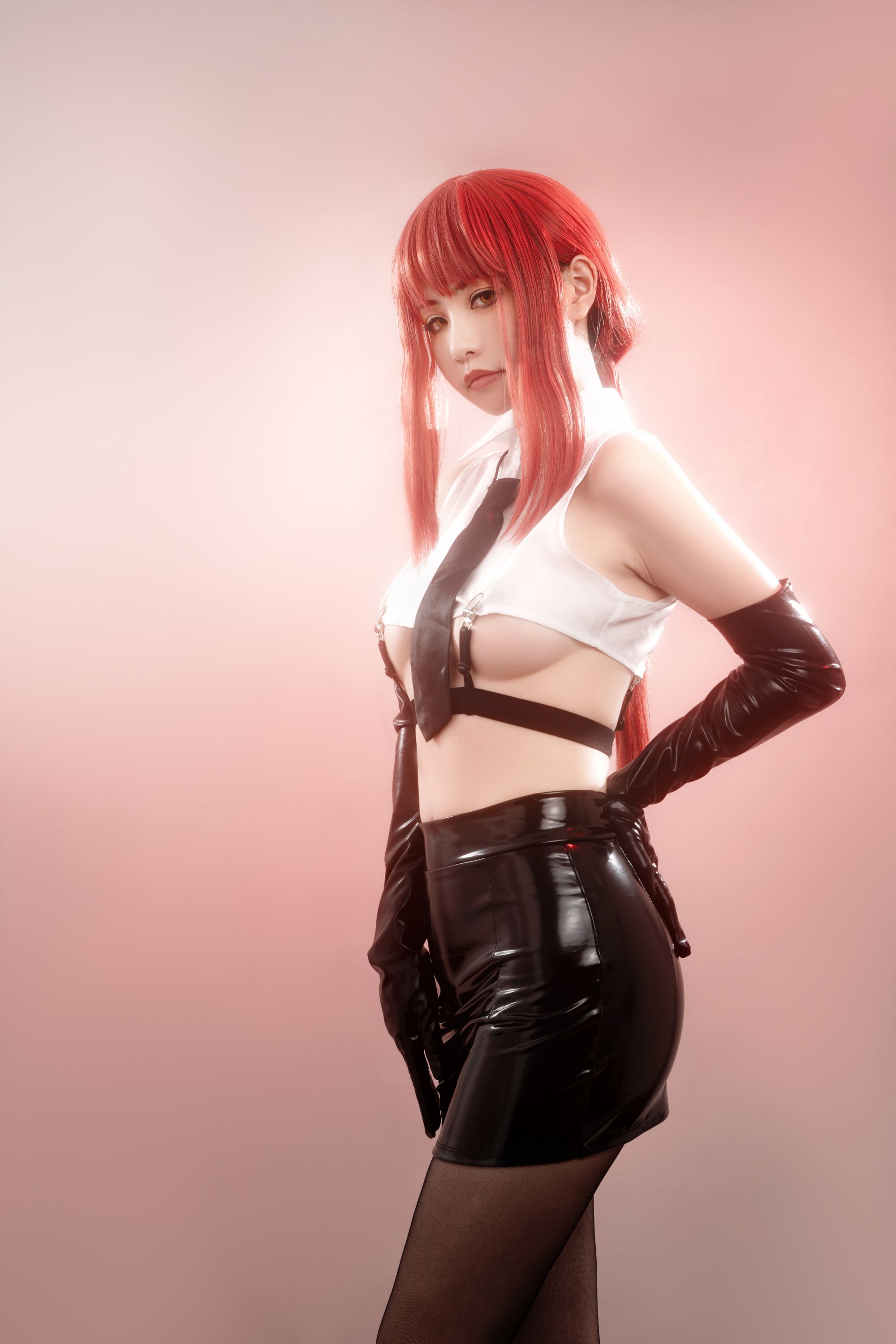 HornyCos - Red-Haired Petite Beauty Cosplays As Chainsaw Man Makima (Patreon)