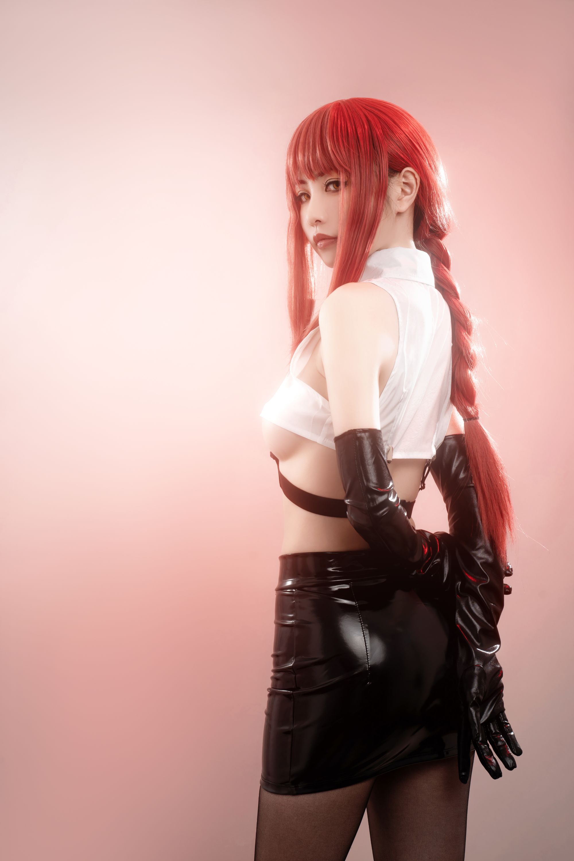 HornyCos - Red-Haired Petite Beauty Cosplays As Chainsaw Man Makima (Patreon)