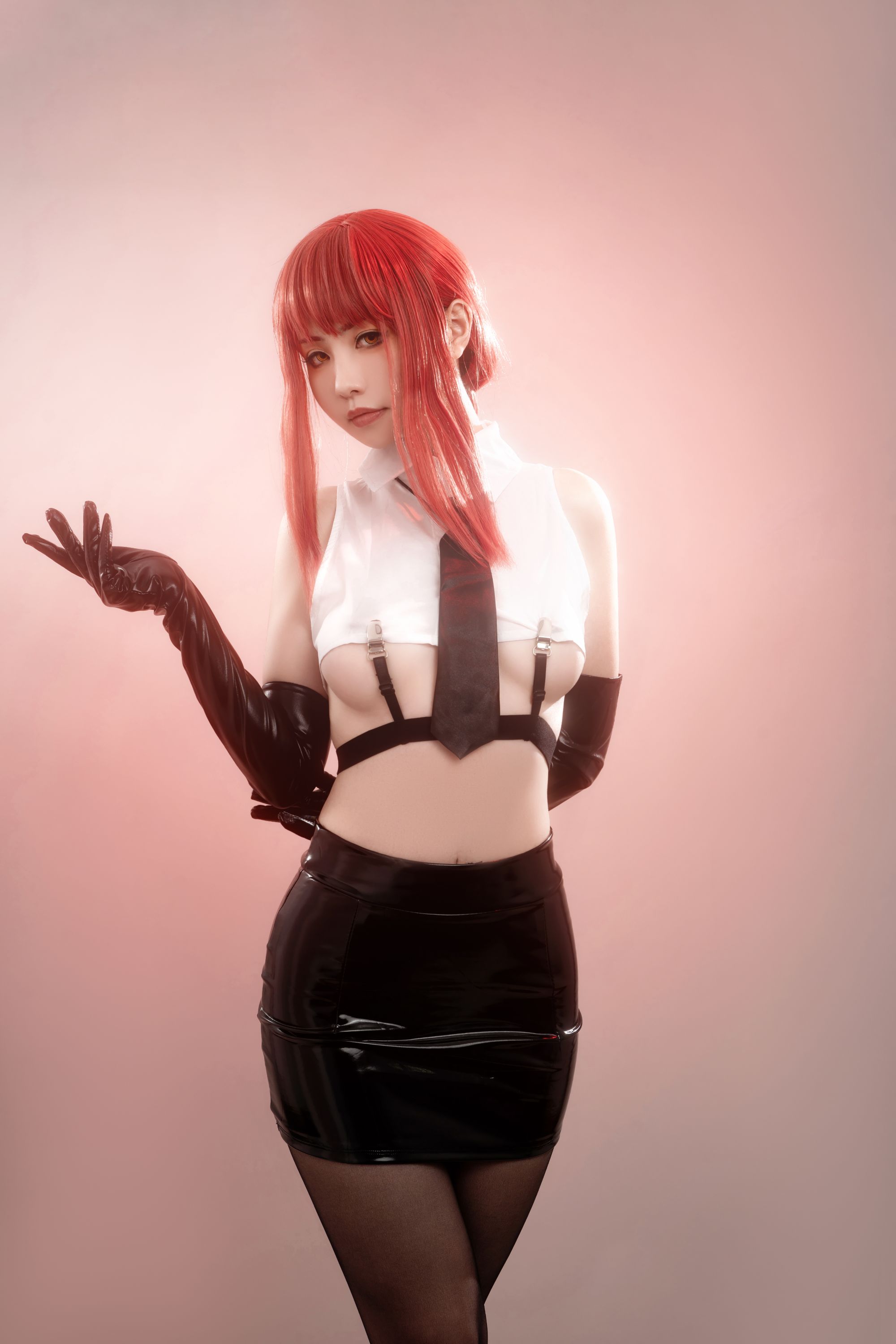 HornyCos - Red-Haired Petite Beauty Cosplays As Chainsaw Man Makima (Patreon)