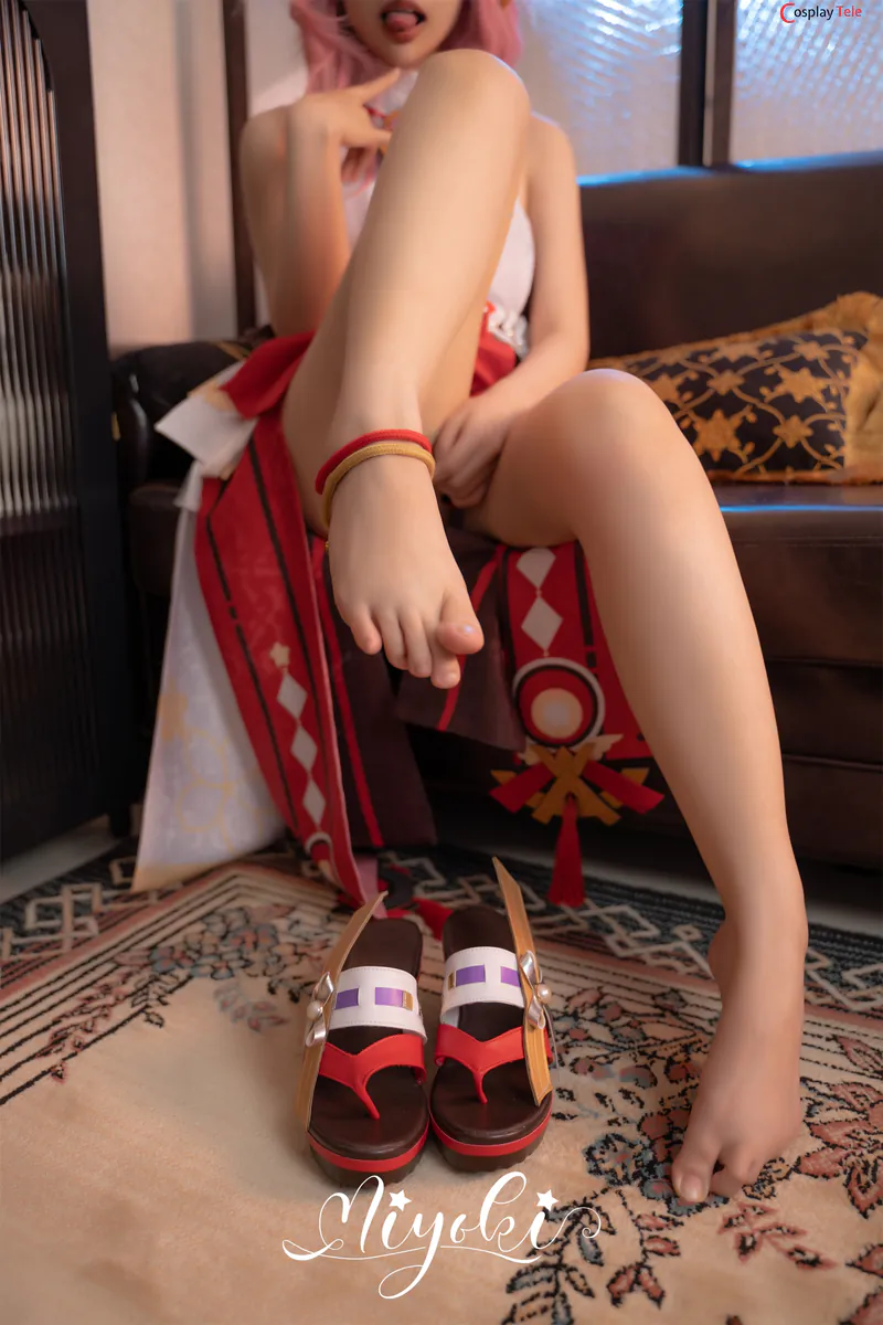 铃木美咲 (Misaki Suzuki) cosplay Yae Miko – Genshin Impact