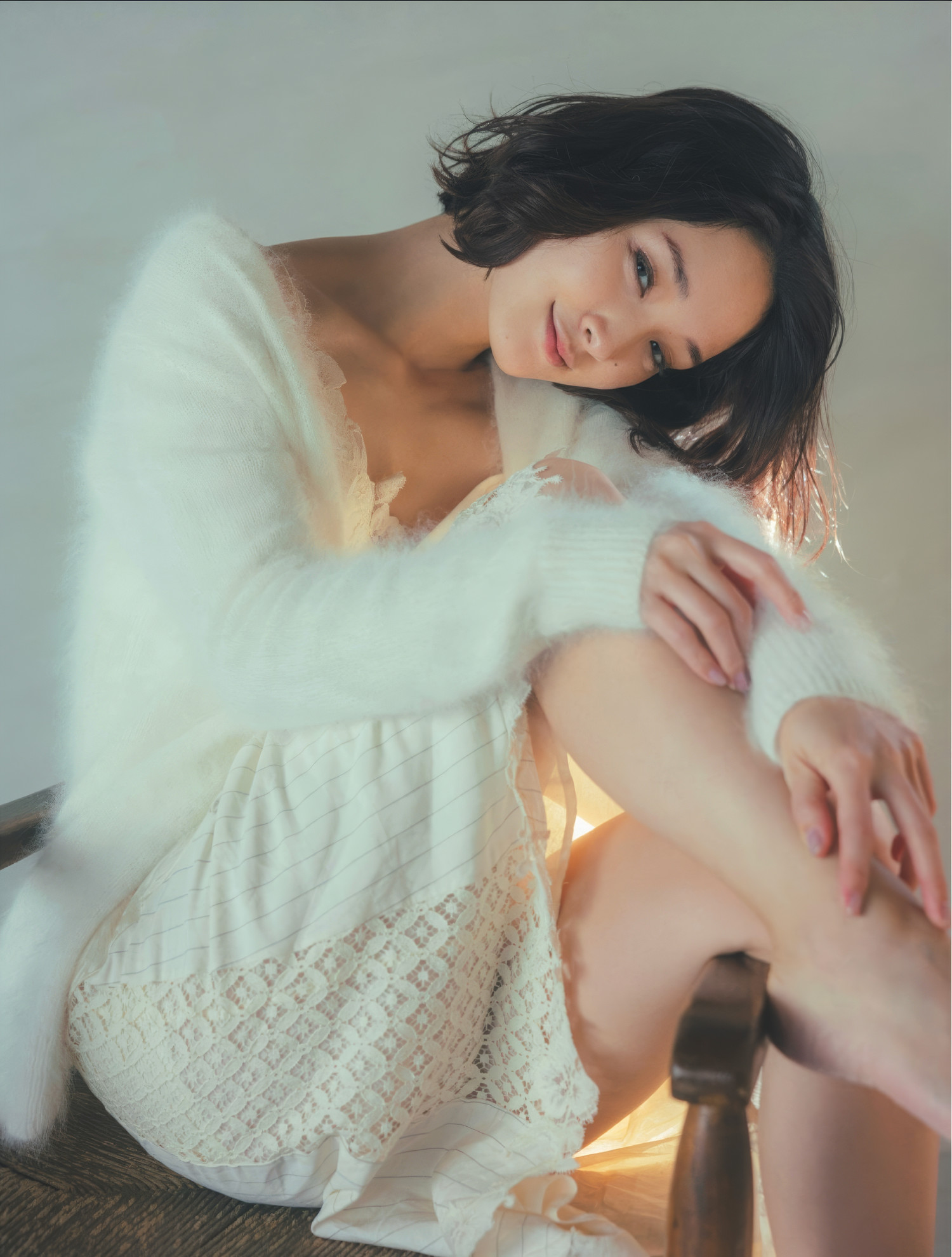 Ayame Goriki 刚力彩芽, FLASH 2025.02.04 (フラッシュ 2025年2月4日号)